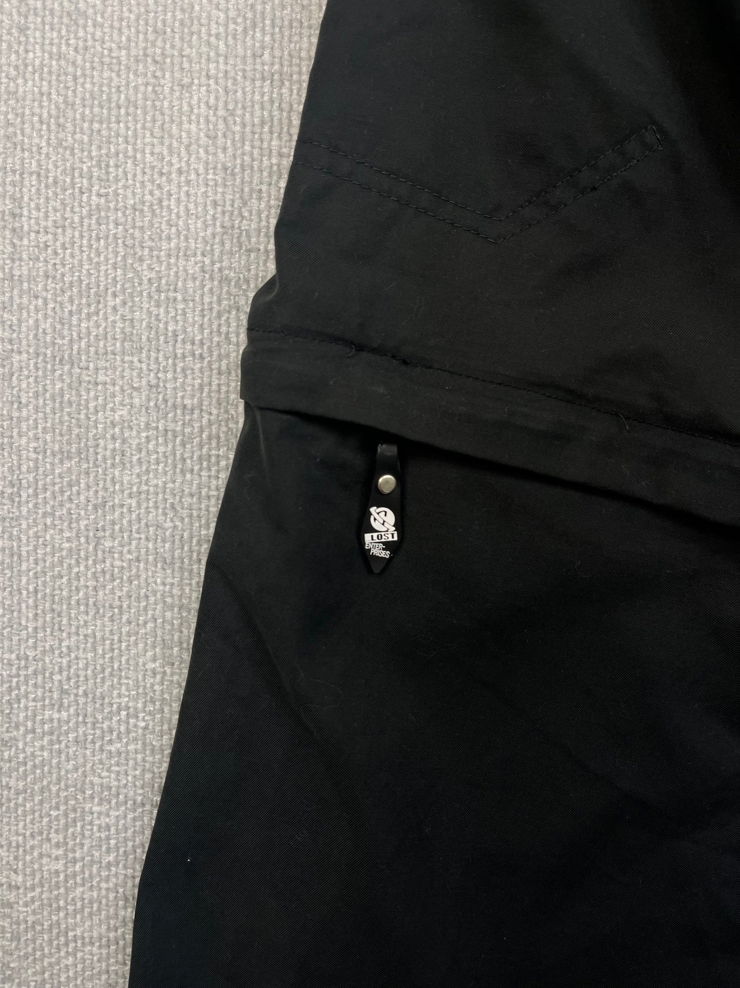 Y2K Lost ENT. Zip Off Pants 31-34”