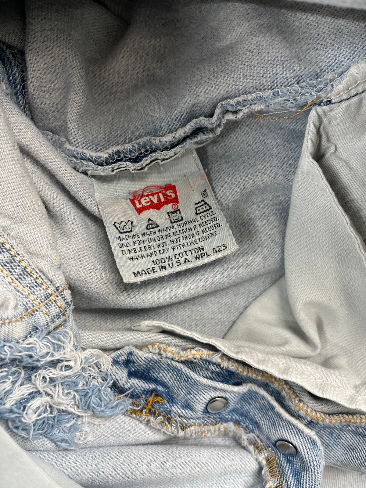 90's Levi's 501 Light Wash Jeans 32"