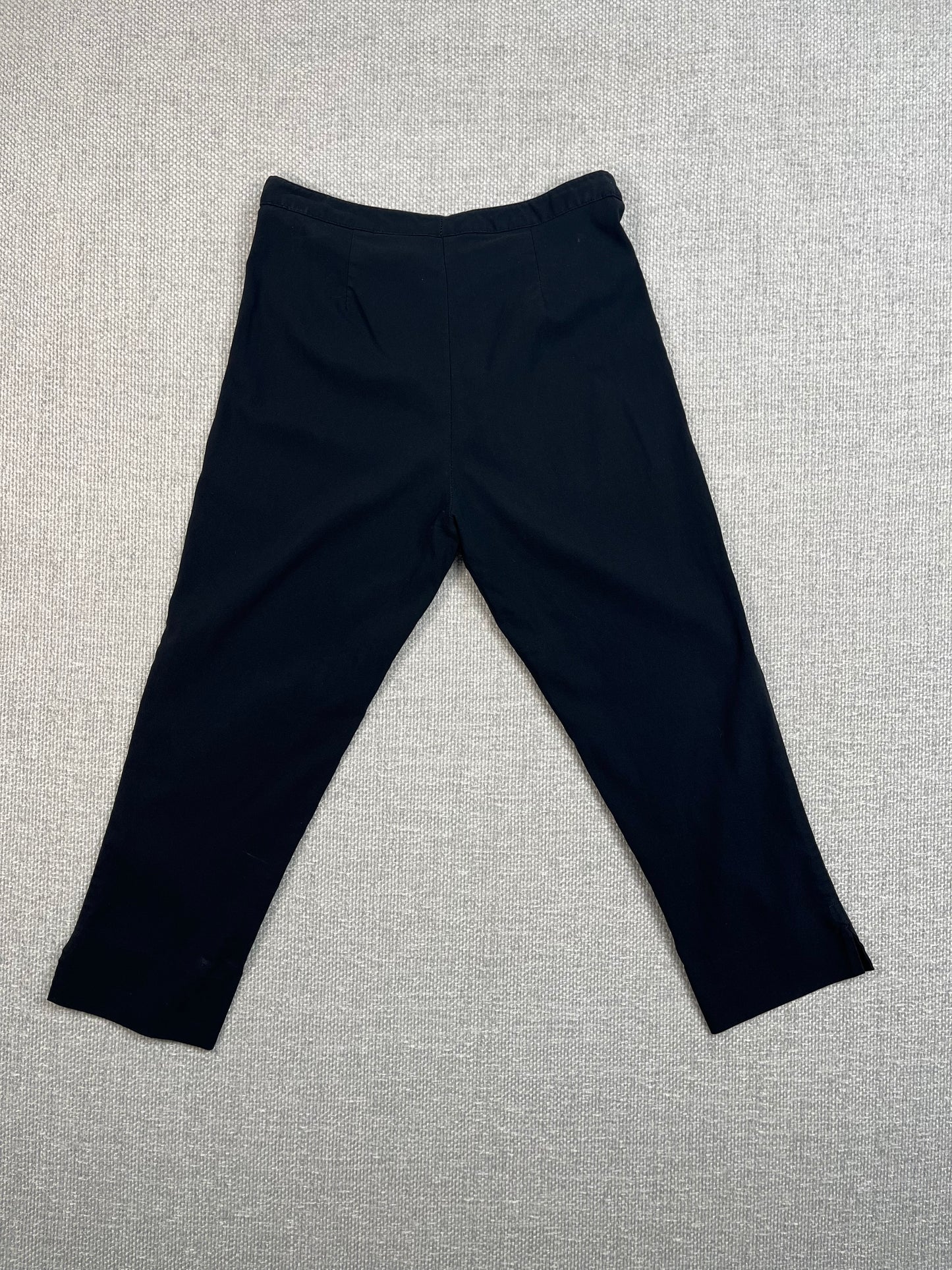 90’s Black Capri Pants 26”