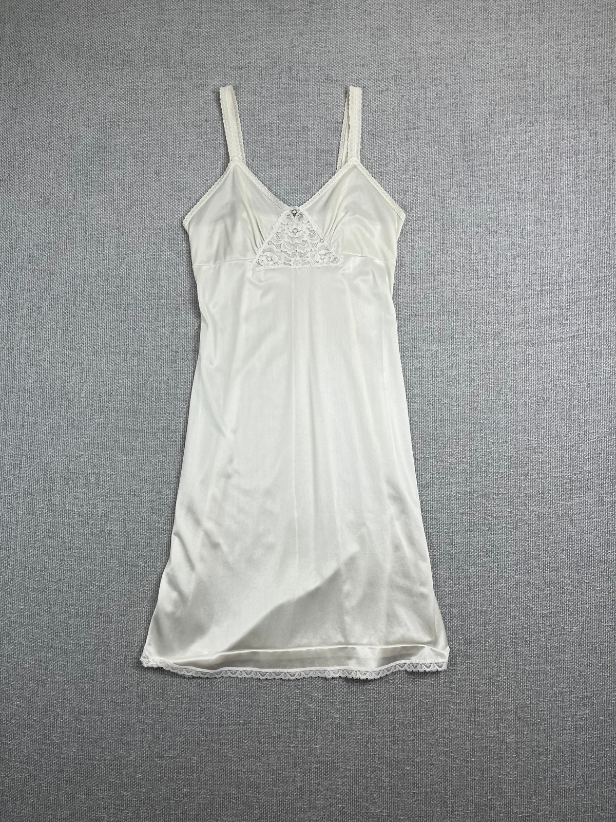 80's White Lace Night Gown