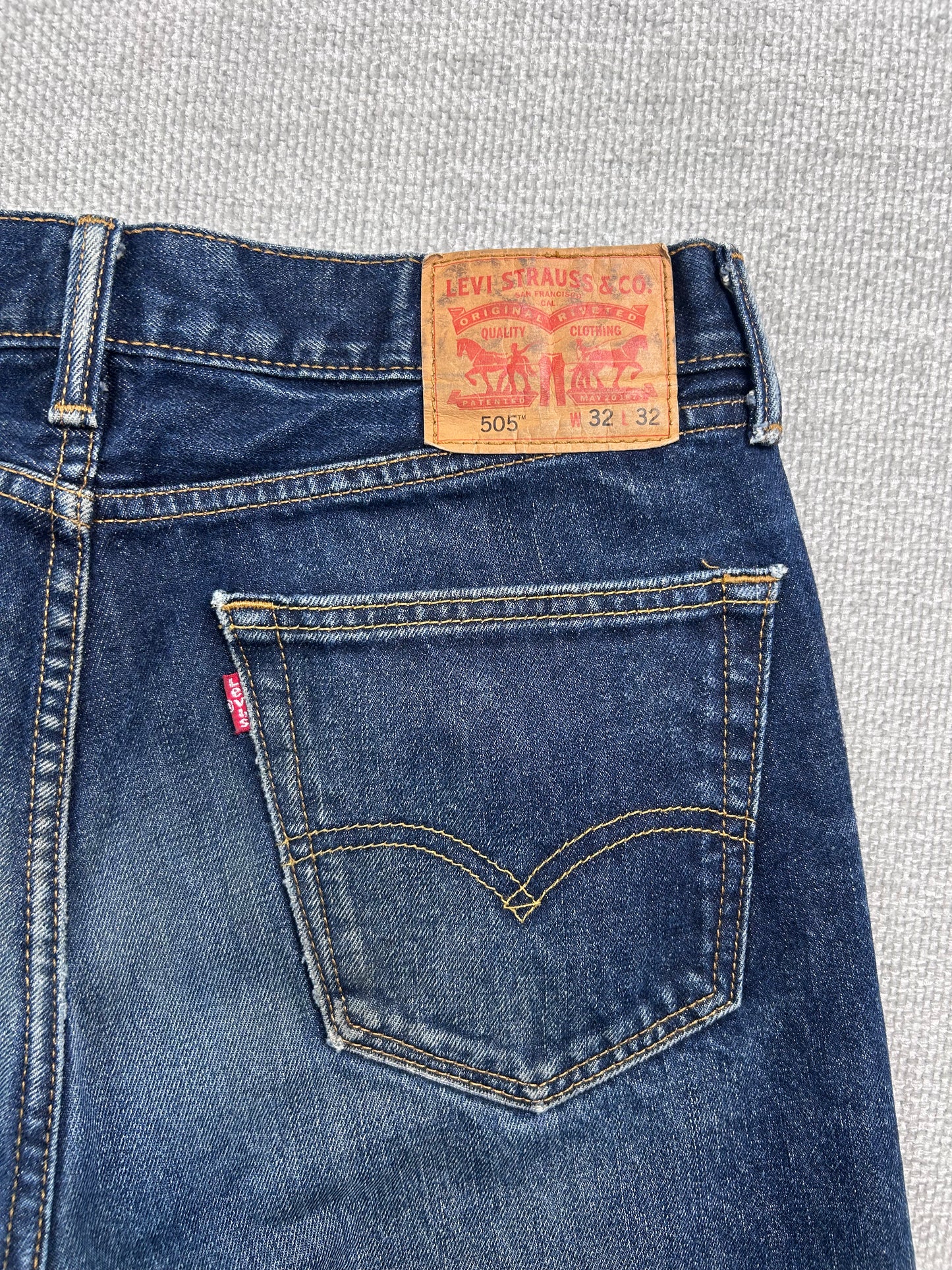 Y2K Levi's 505 Jeans 32"