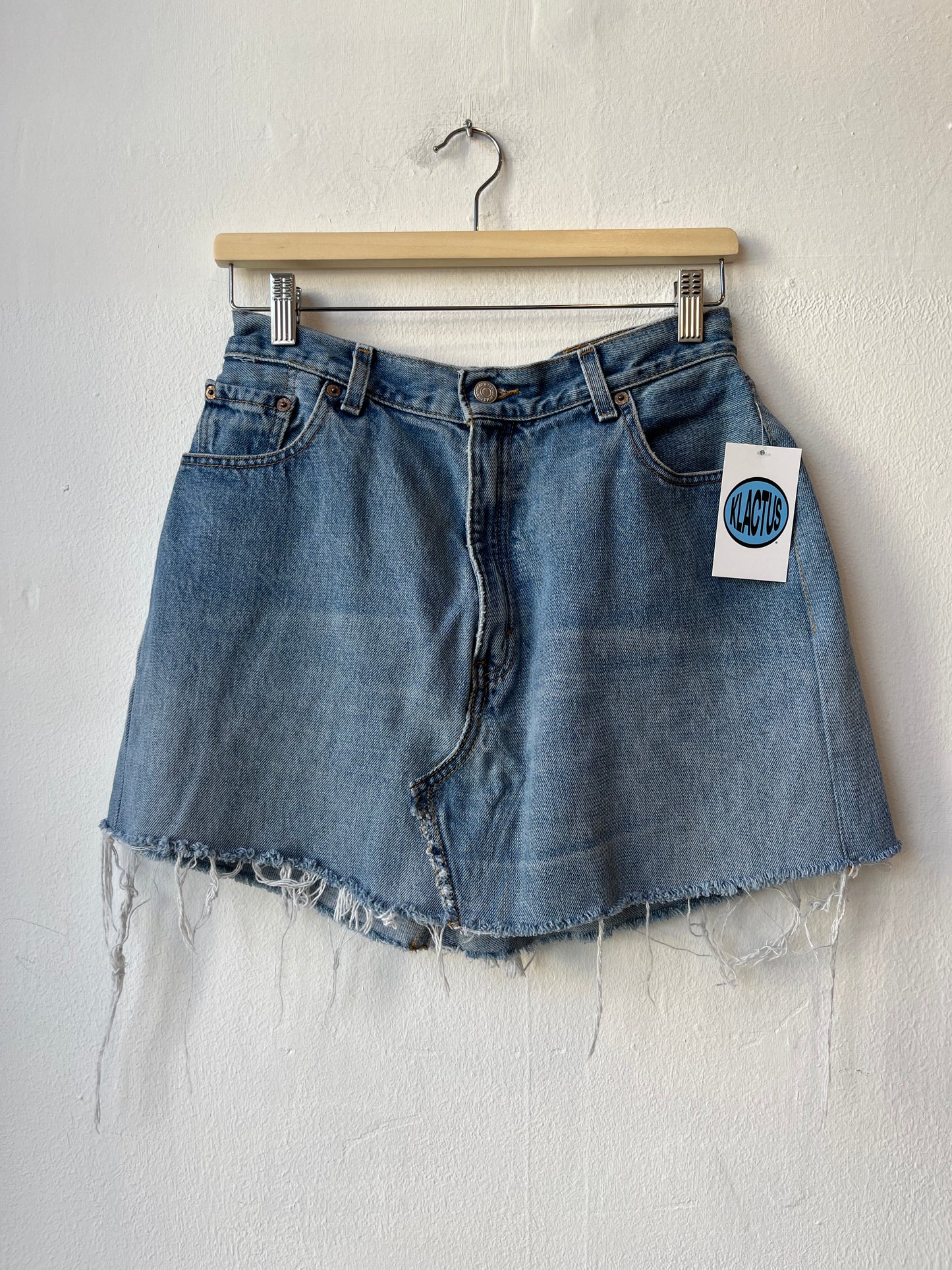 90's Levi’s Denim Skirt 28"