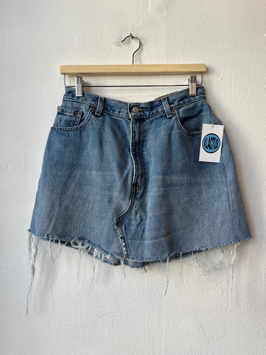 90's Levi’s Denim Skirt 28"