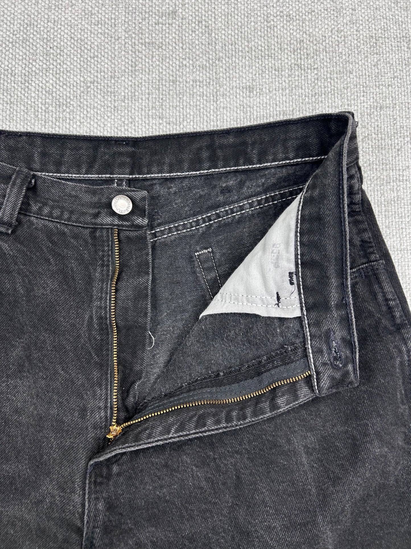 90's Wrangler Black Denim Shorts 32"
