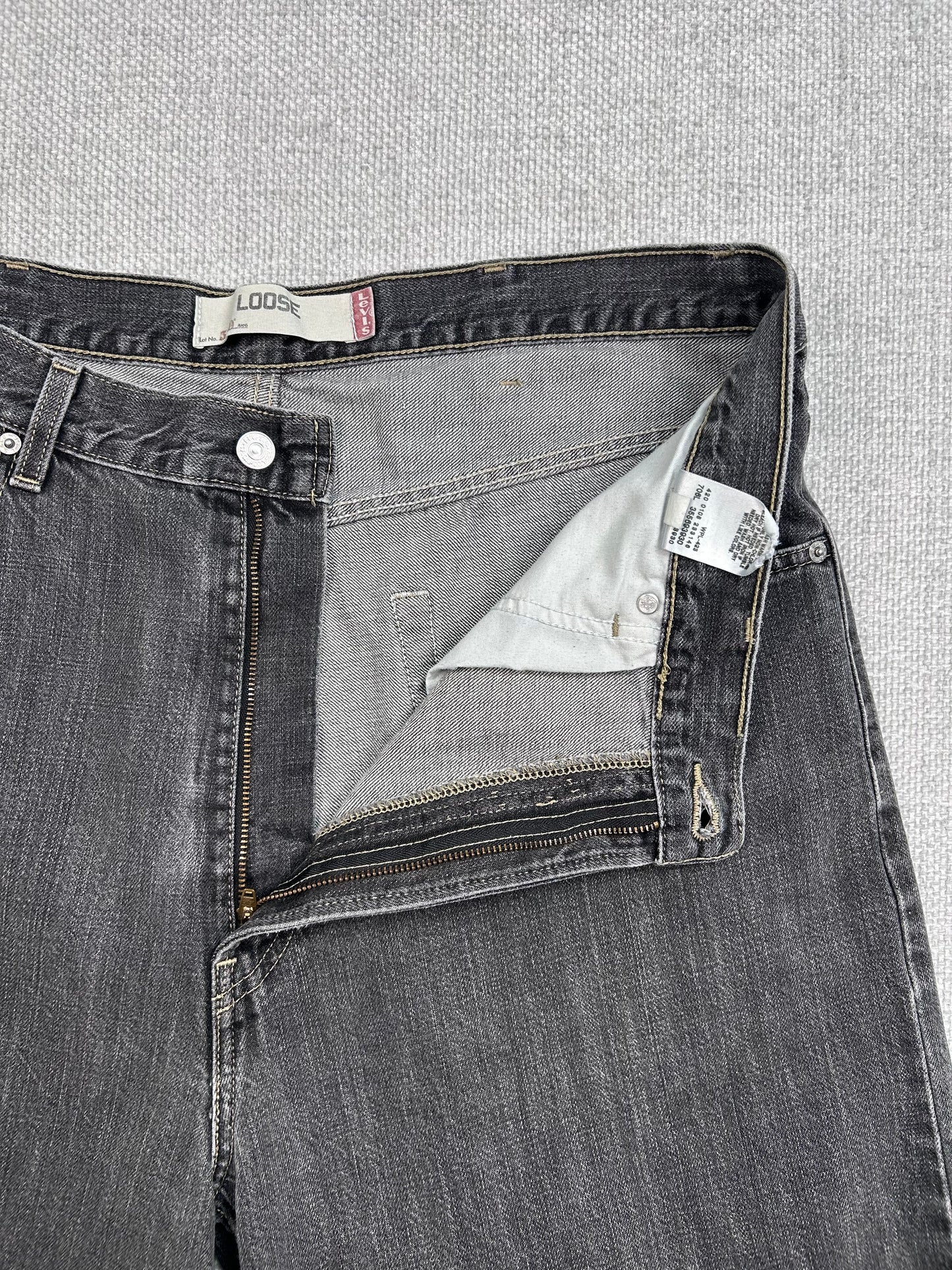Y2K Levi’s 569 Denim Shorts 37”