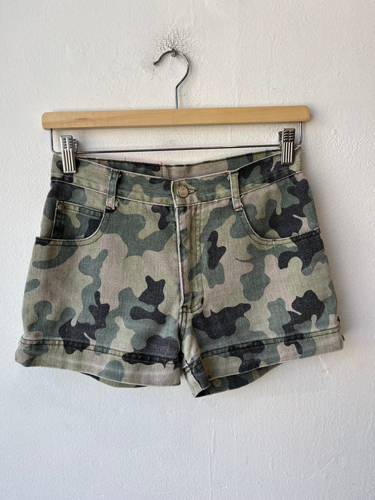 90’s Camo Mini Shorts 26”
