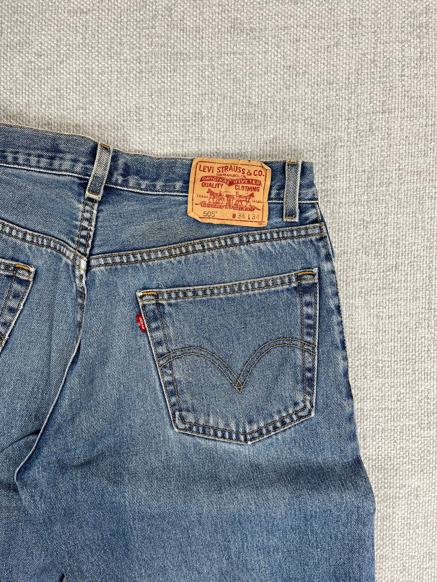 Y2K Levi's 505 Jeans 32"