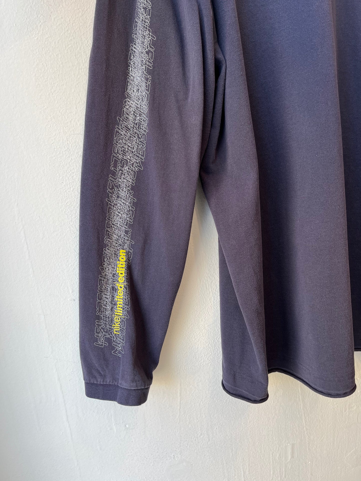 Y2K Nike Limited Edition Long Sleeve