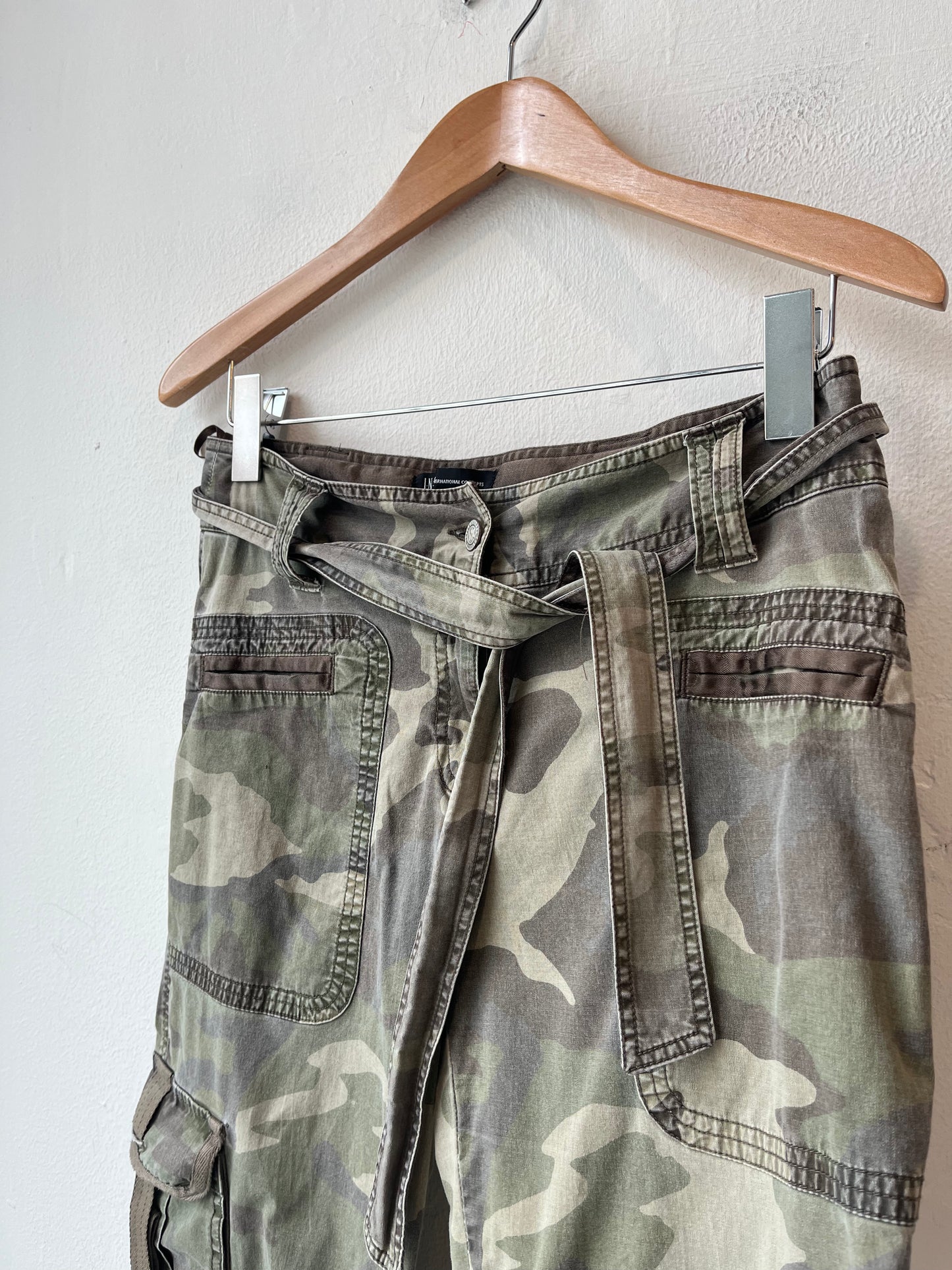 Y2K Camo Cargo Pants 29"