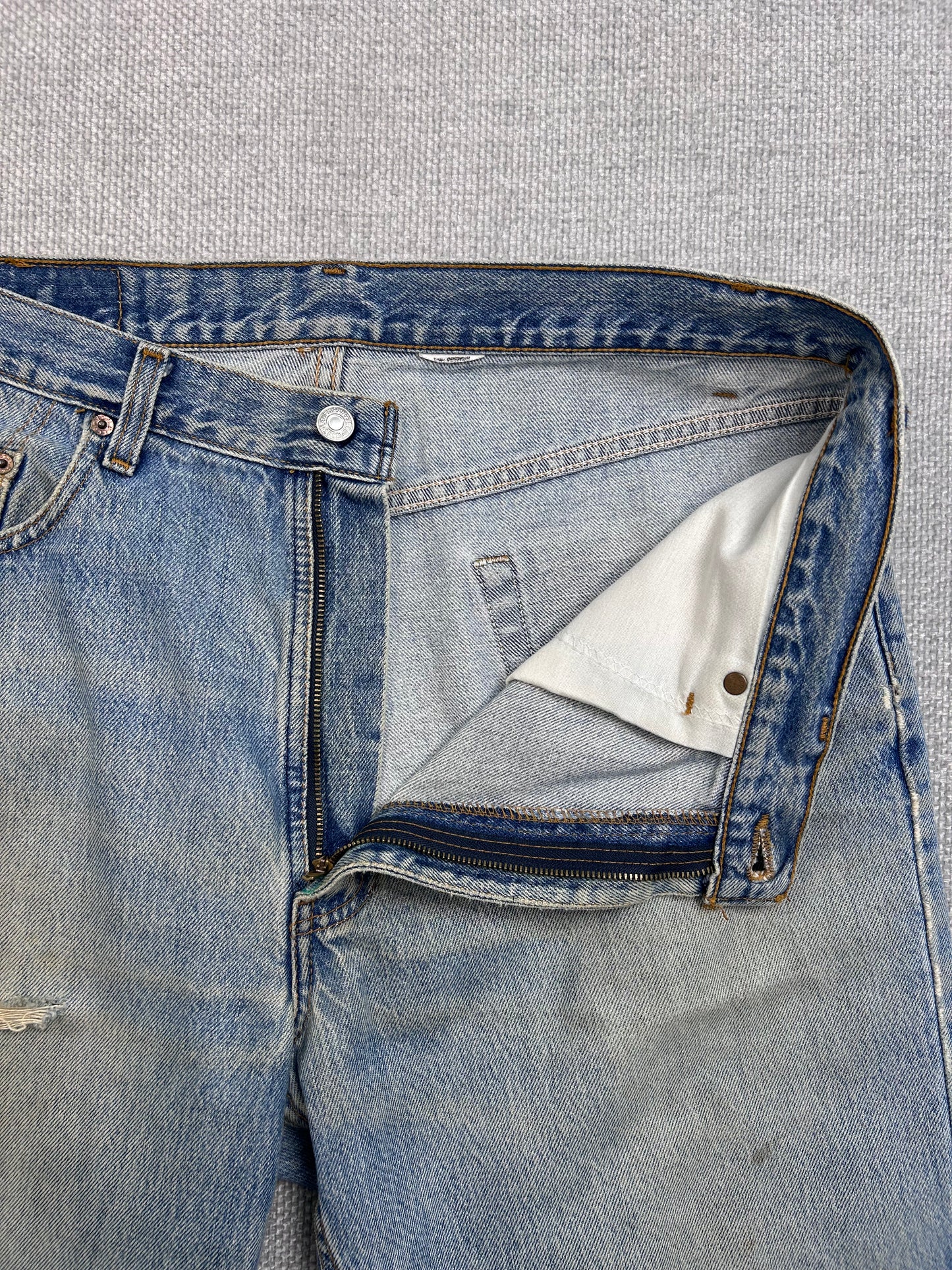 90's Distressed Levi's 550 36"