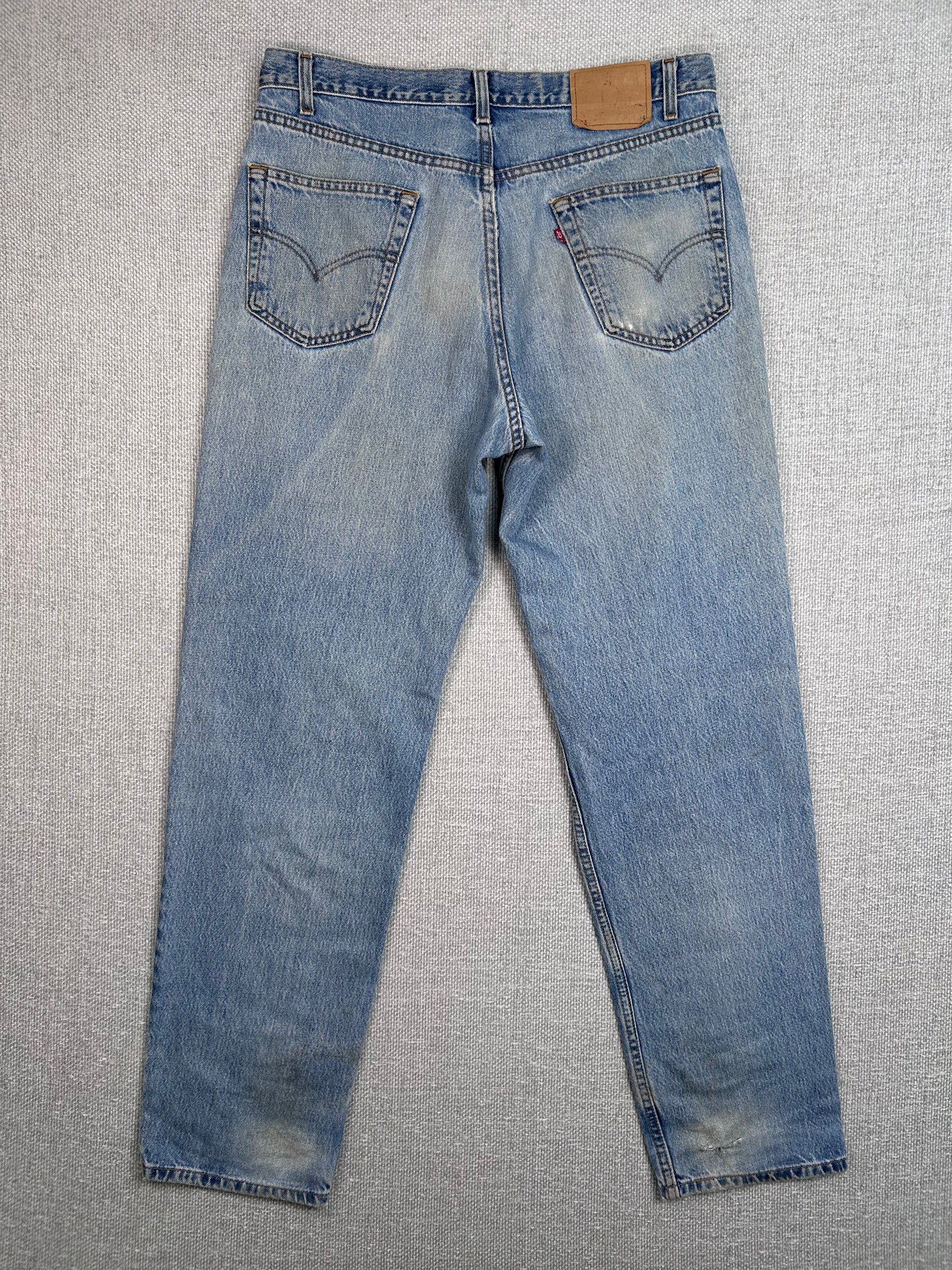 90's Distressed Levi's 550 36"