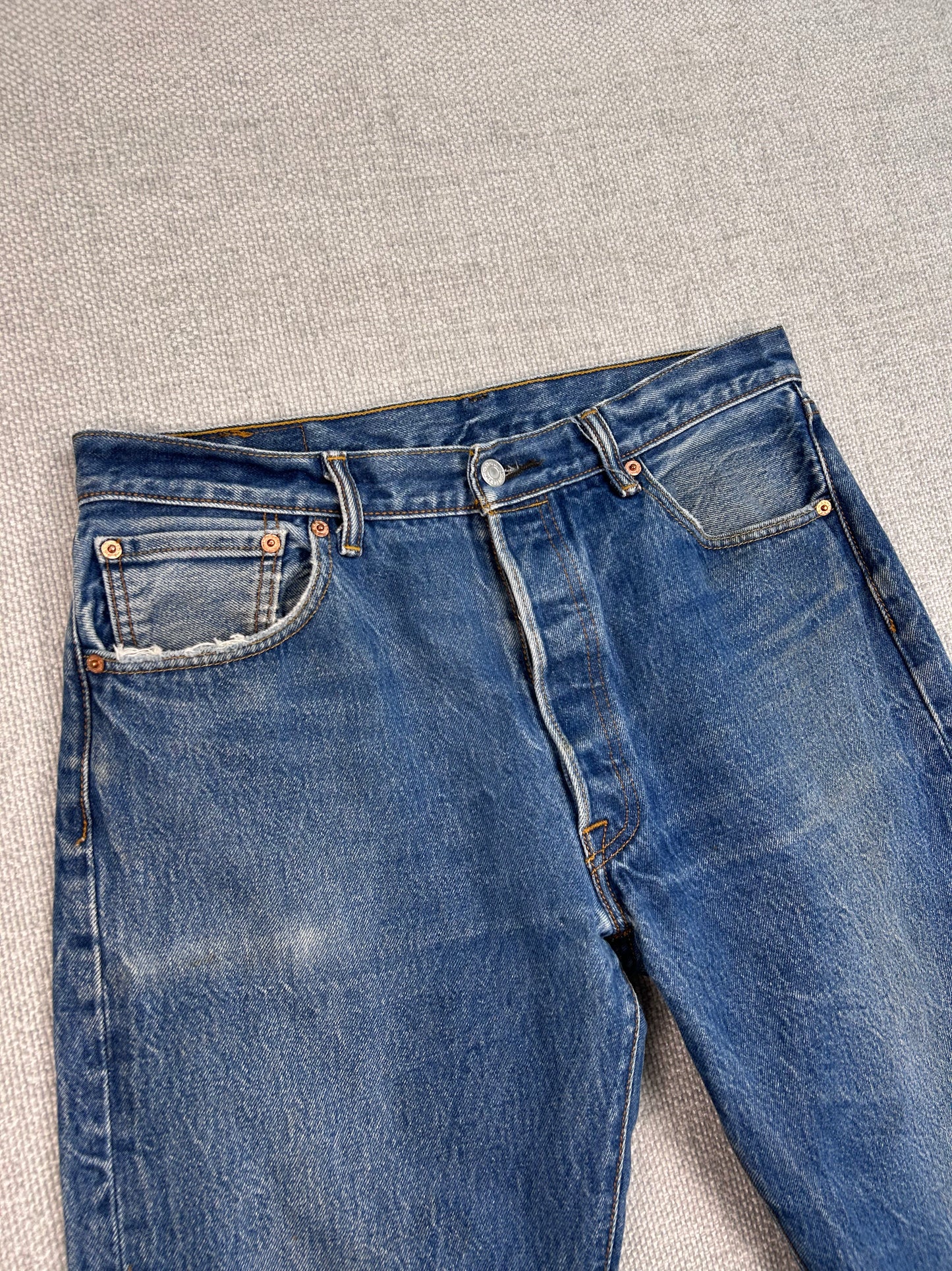 Y2K Levi's 501 Jeans 32"
