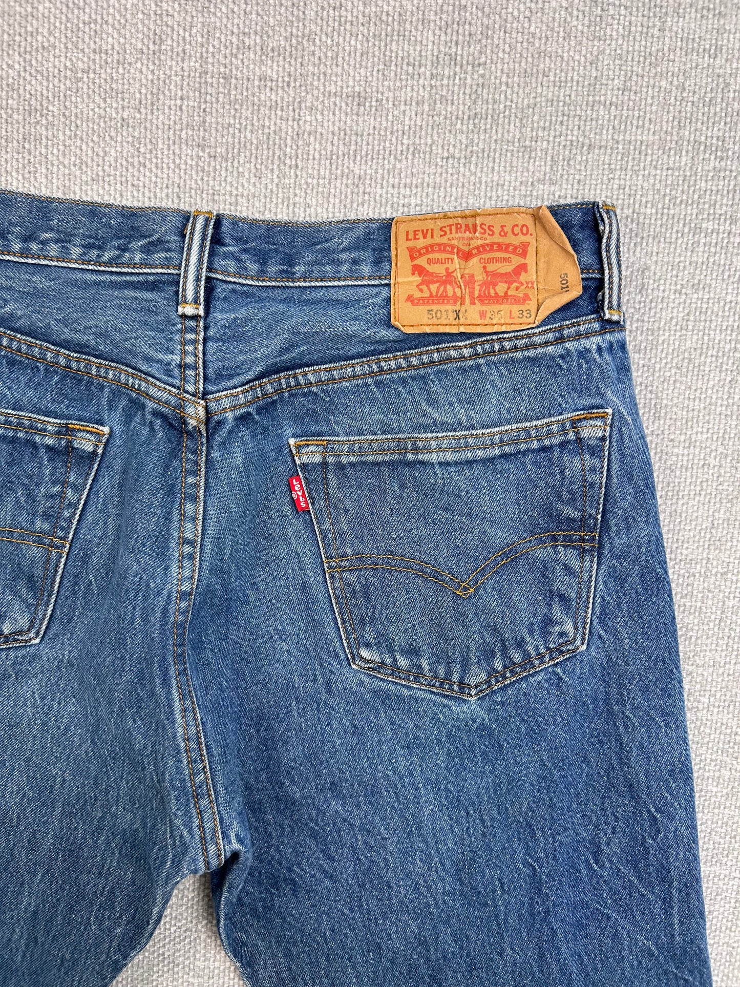 Y2K Levi's 501 Jeans 32"