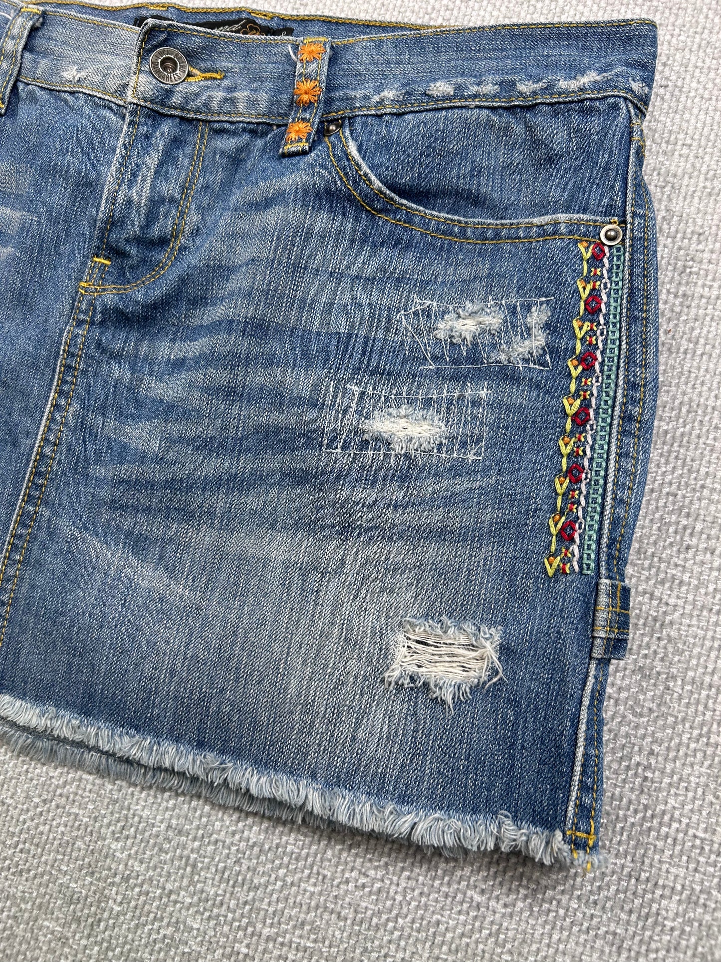 Y2K Lucky Brand Embroidered Skirt 32"