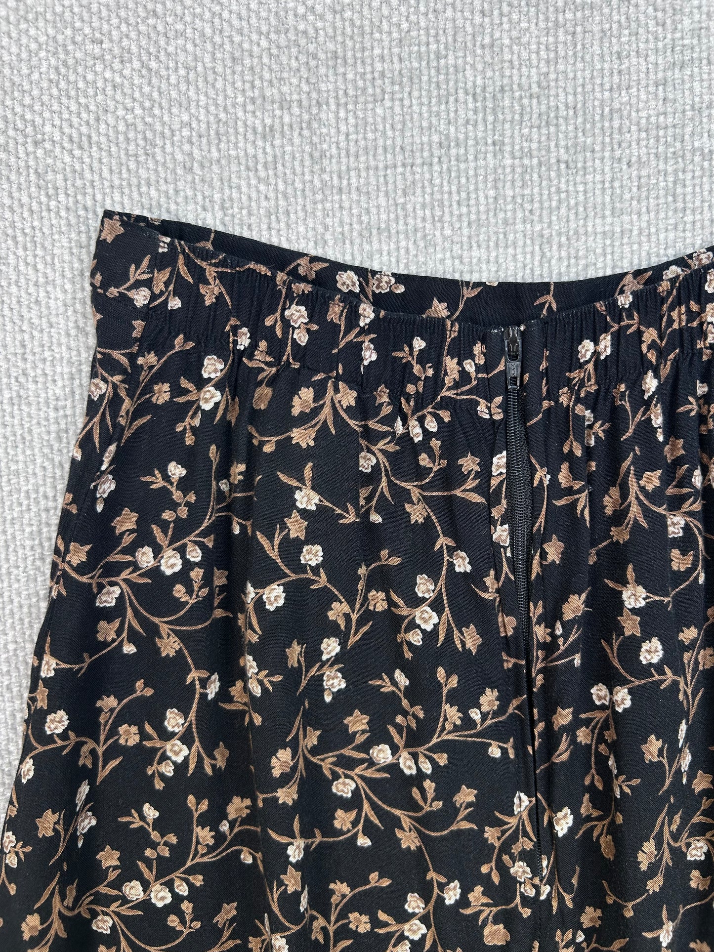 90's Floral Skirt 24-26"