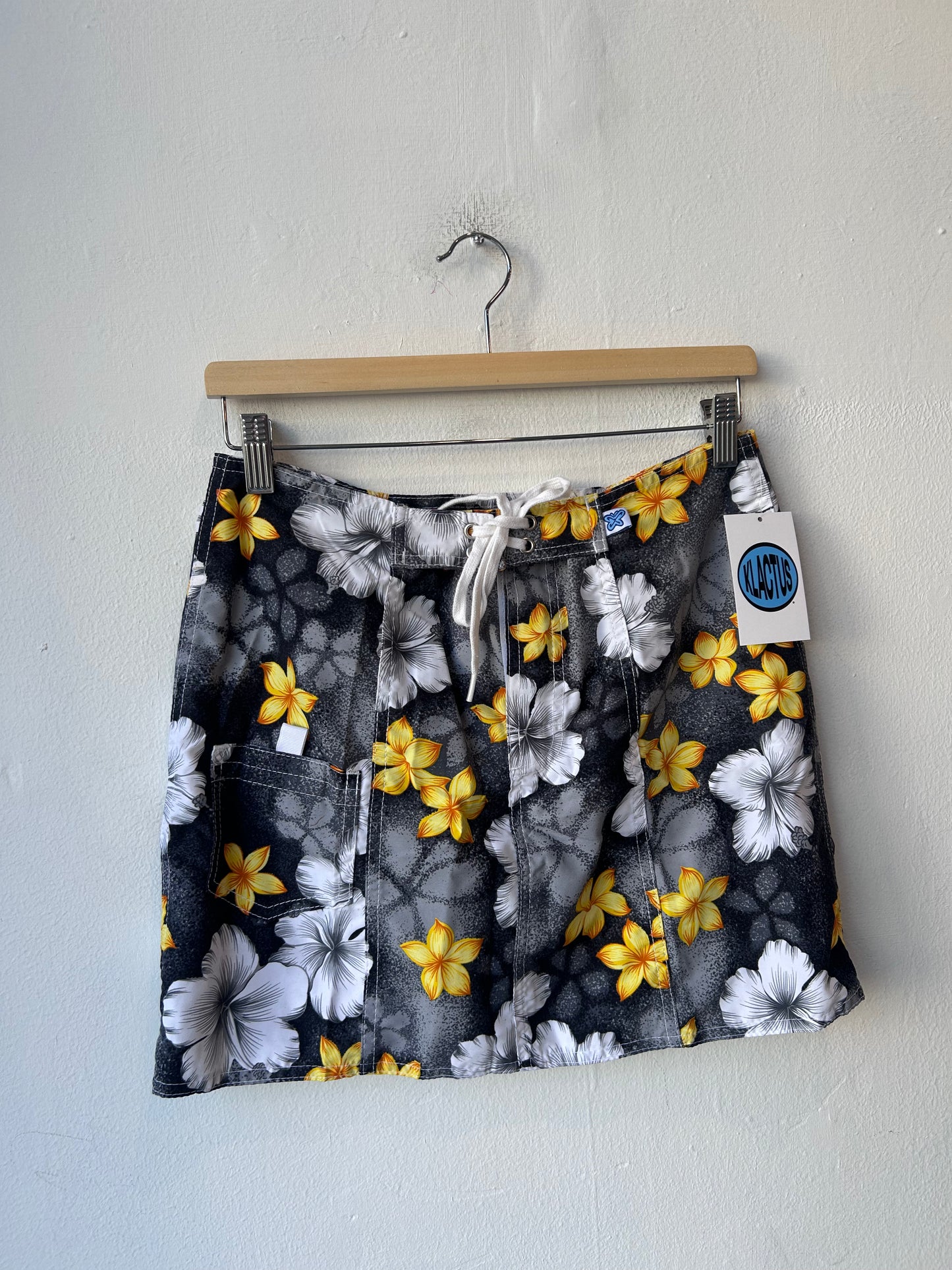 Y2K Aloha Skirt 28"