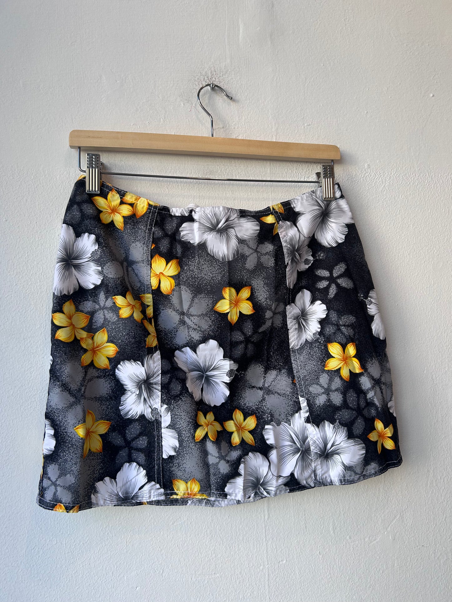 Y2K Aloha Skirt 28"