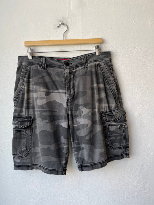 Y2K Unionbay Camo Cargo Shorts 33"