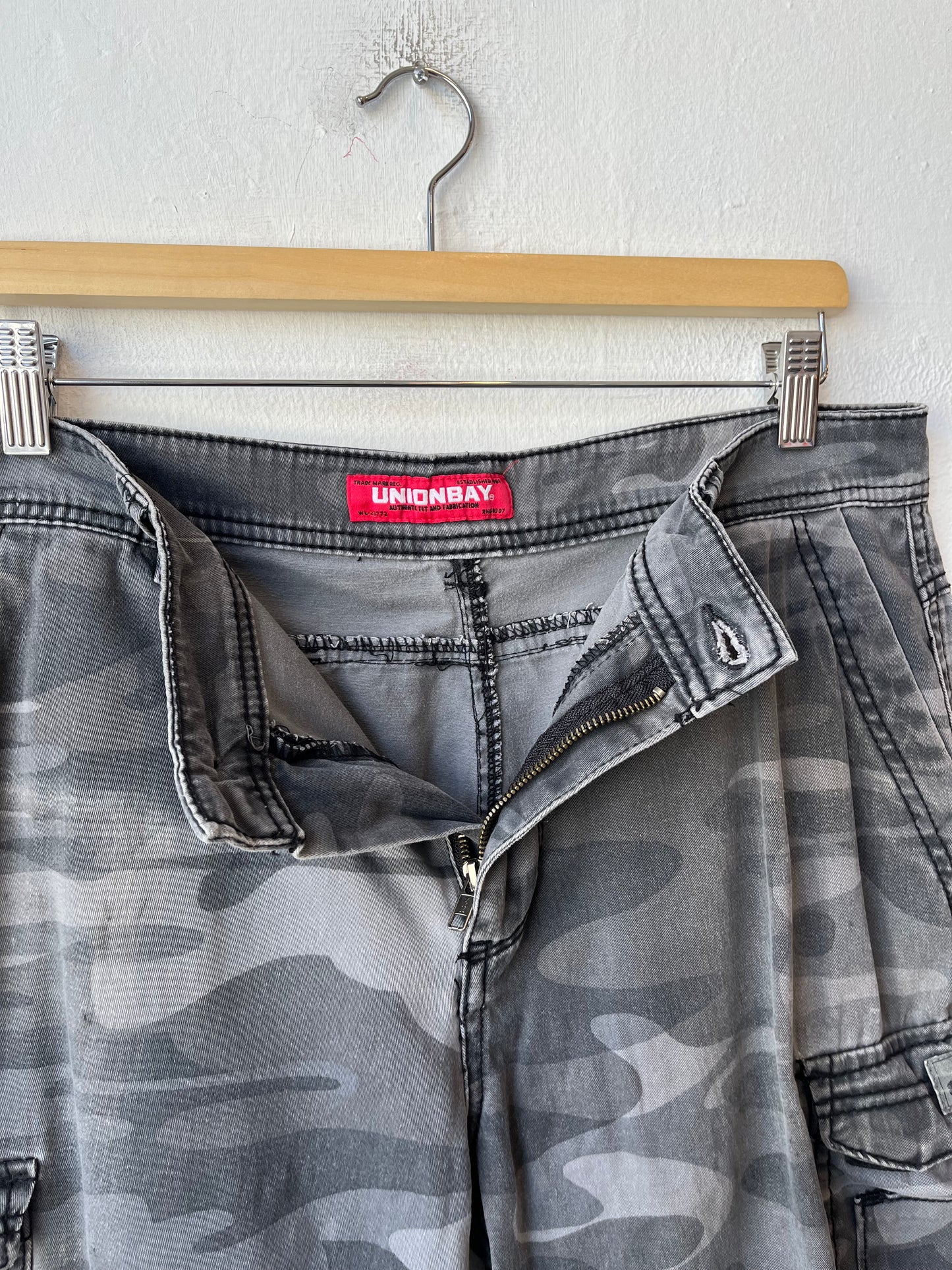 Y2K Unionbay Camo Cargo Shorts 33"