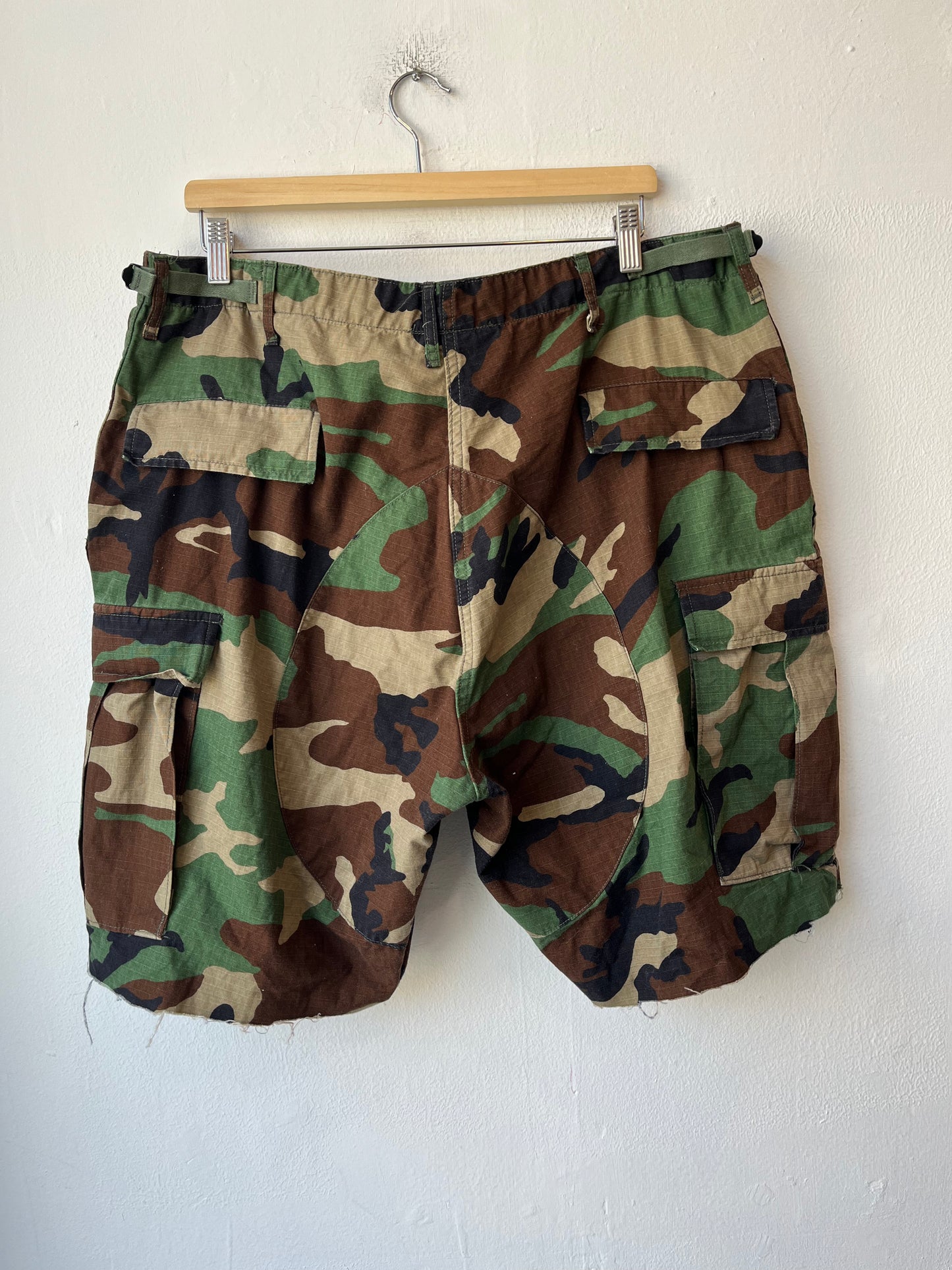 Y2K Camo Cutoff Shorts 31-38"