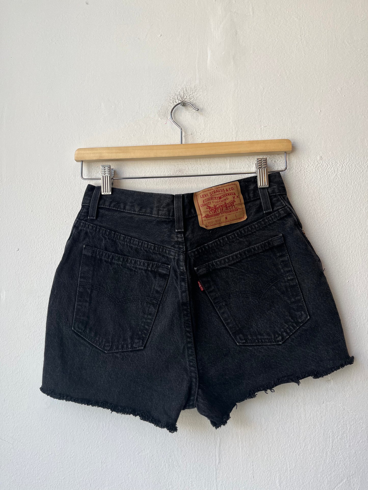 90's Levi's Black Cutoffs 26"
