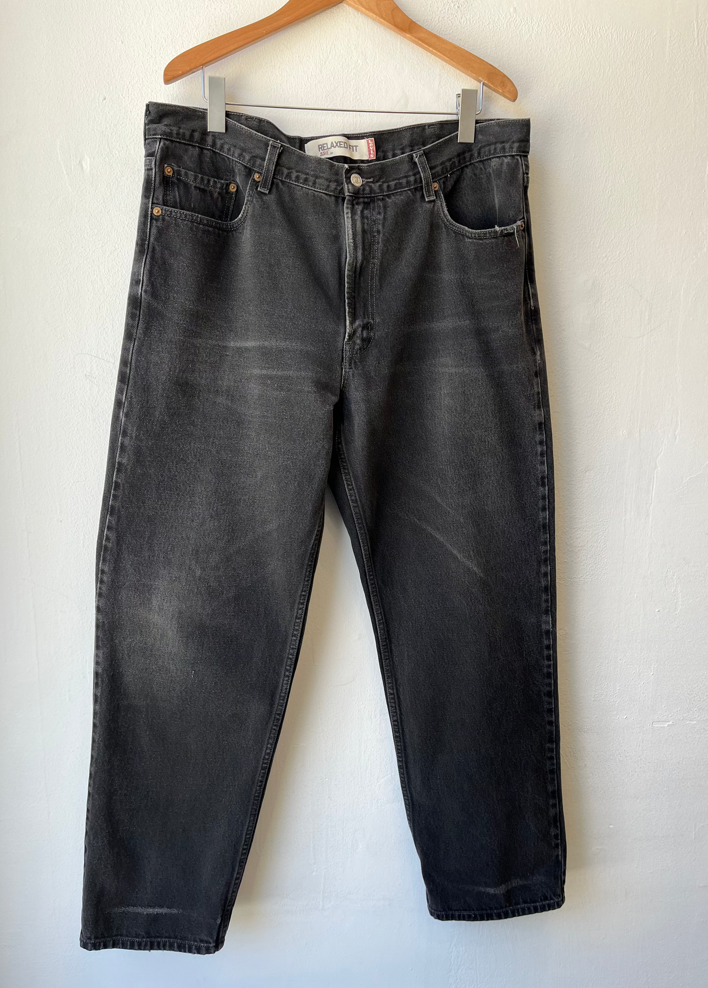 Y2K Levi's Black 550 Jeans 38"