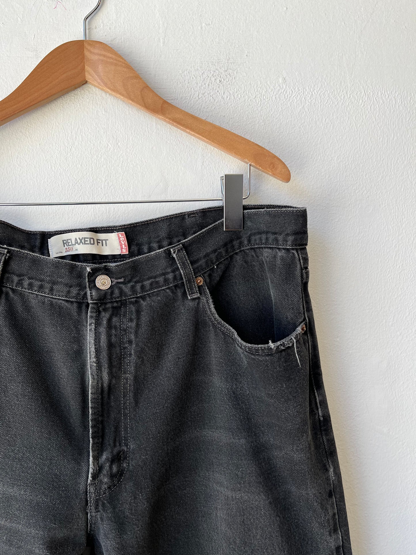 Y2K Levi's Black 550 Jeans 38"
