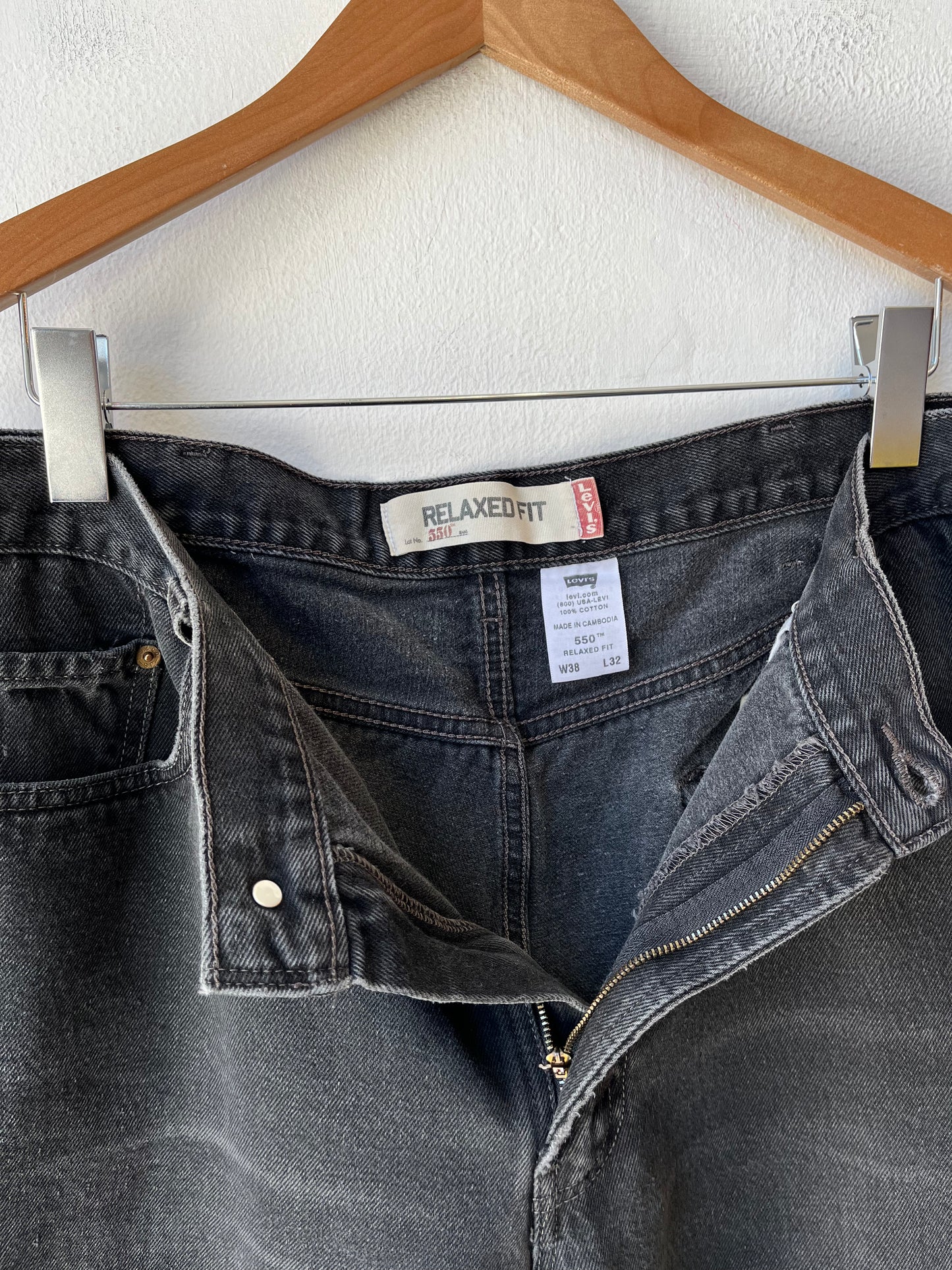 Y2K Levi's Black 550 Jeans 38"