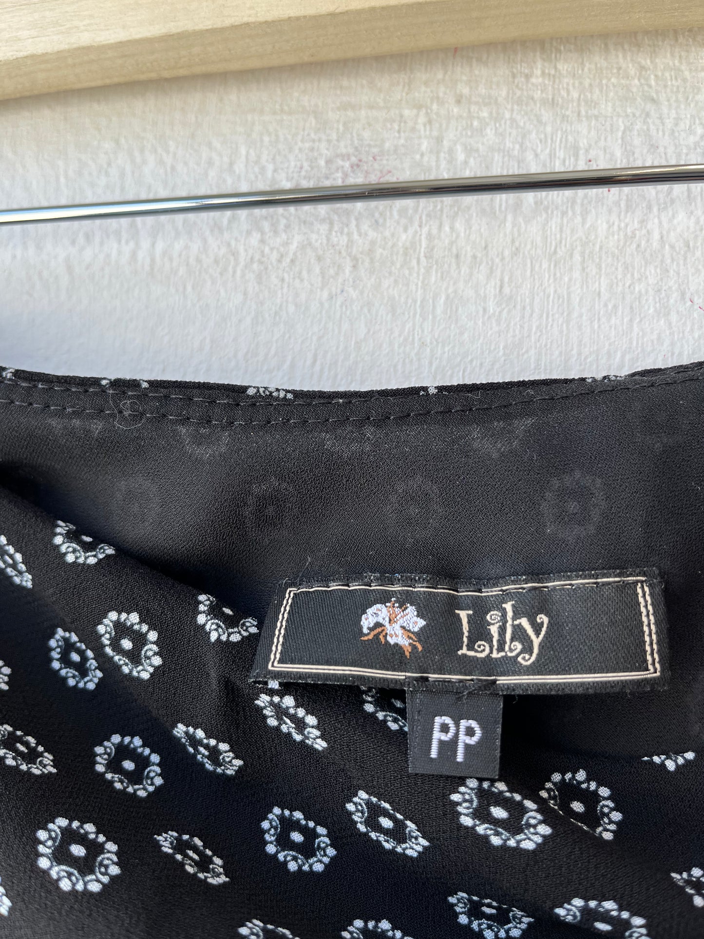 90's Pattern Midi Skirt 28-30"