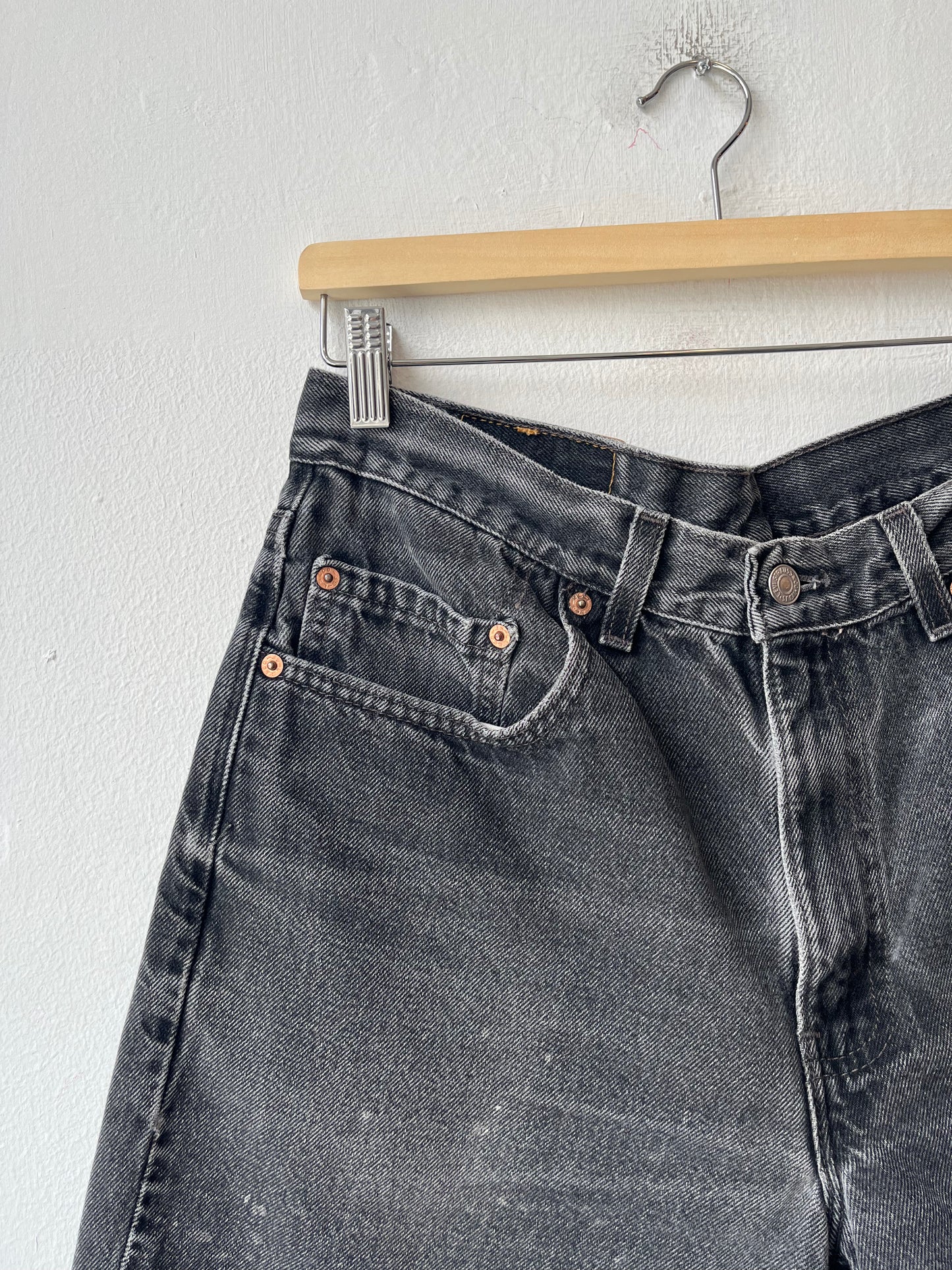 90's Levi's Black 550 Shorts 32"