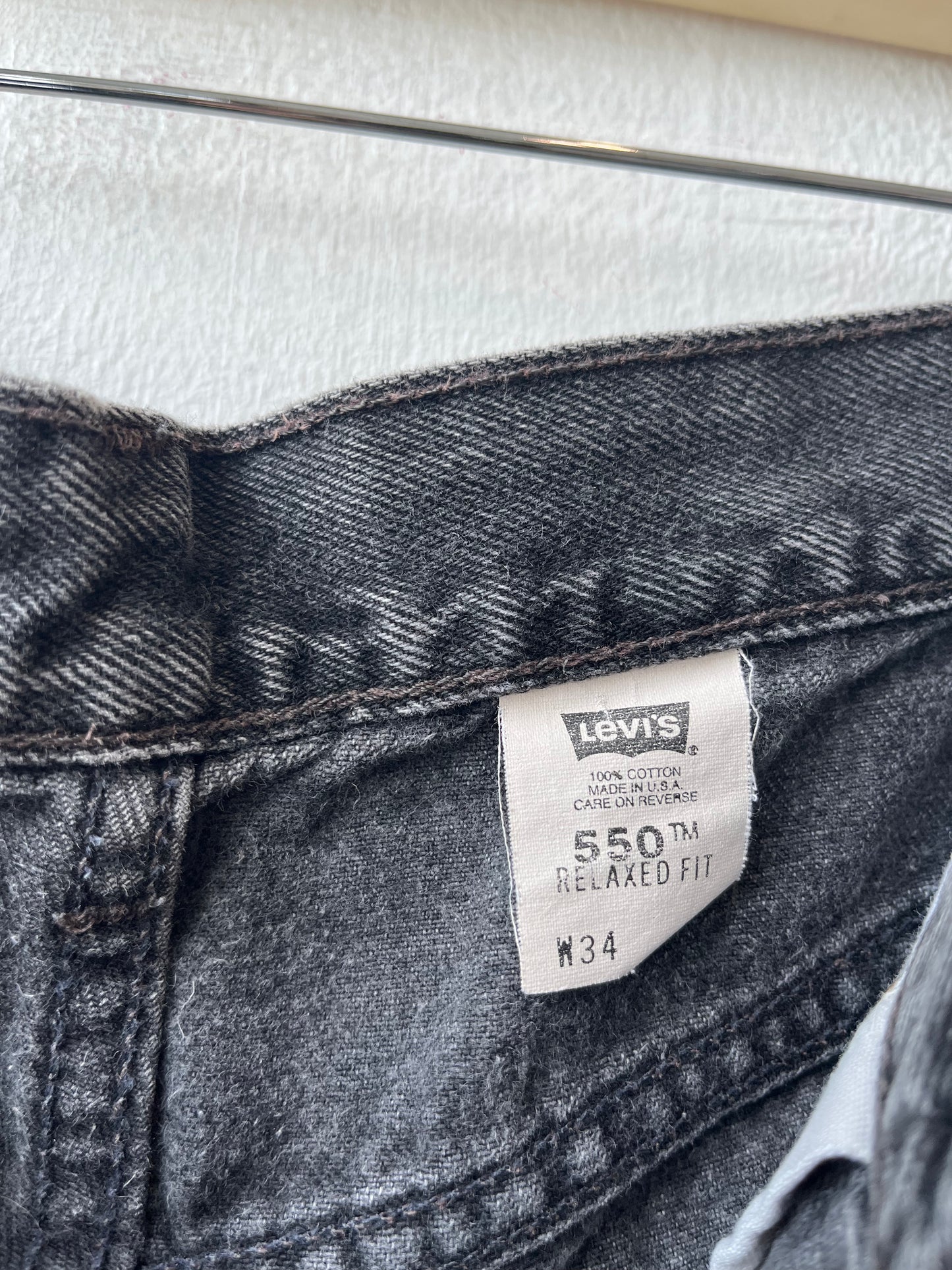 90's Levi's Black 550 Shorts 32"