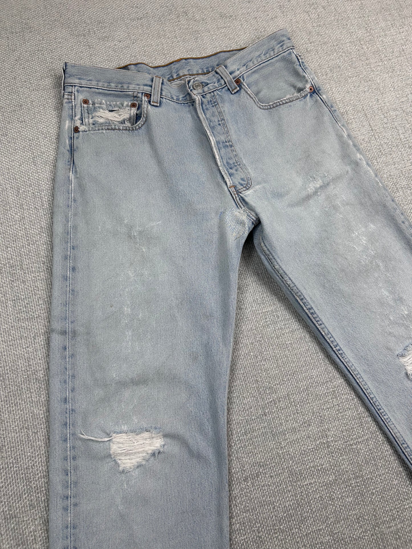 90's Light Wash Levi's 501 32"