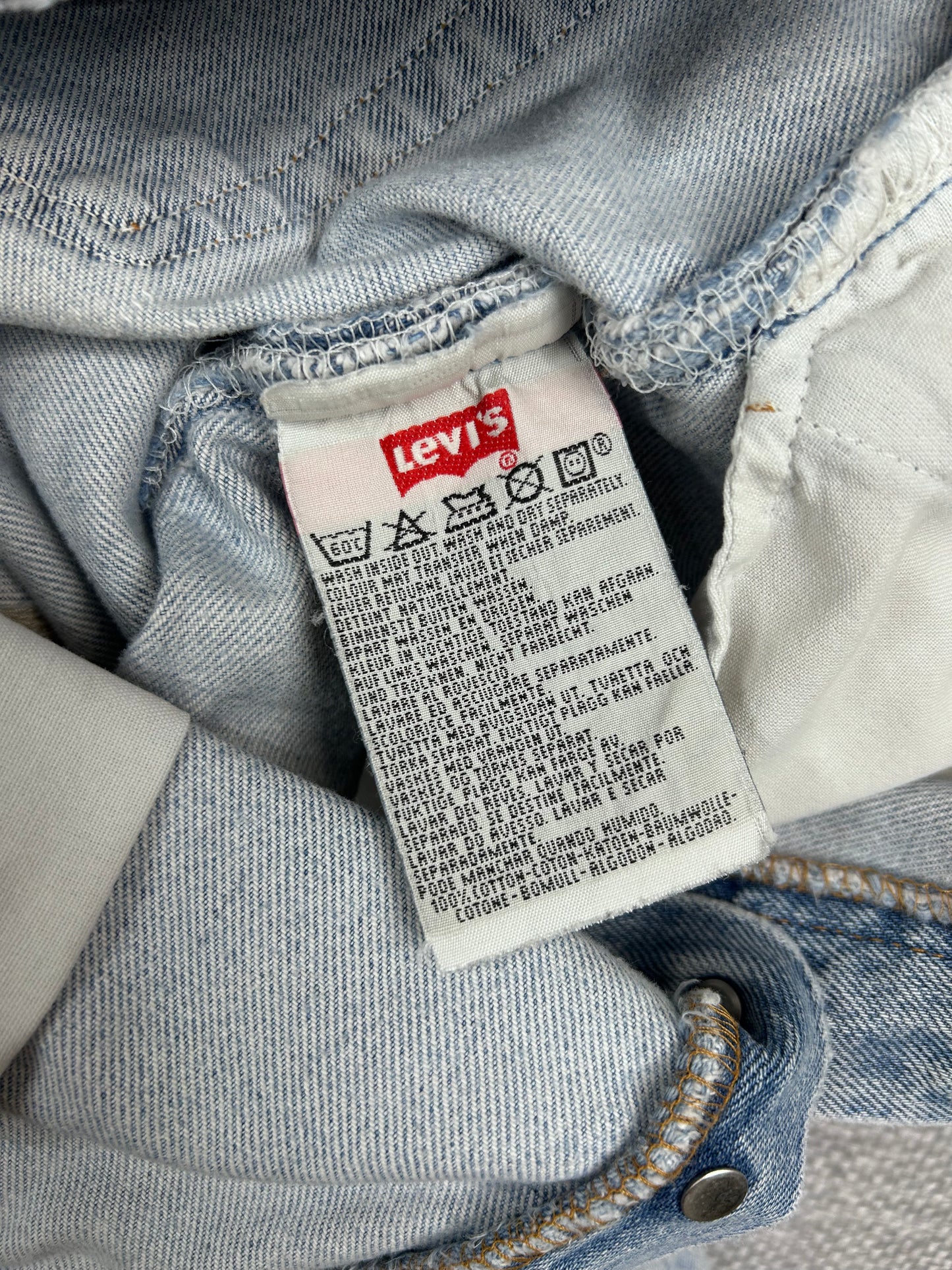 90's Light Wash Levi's 501 32"