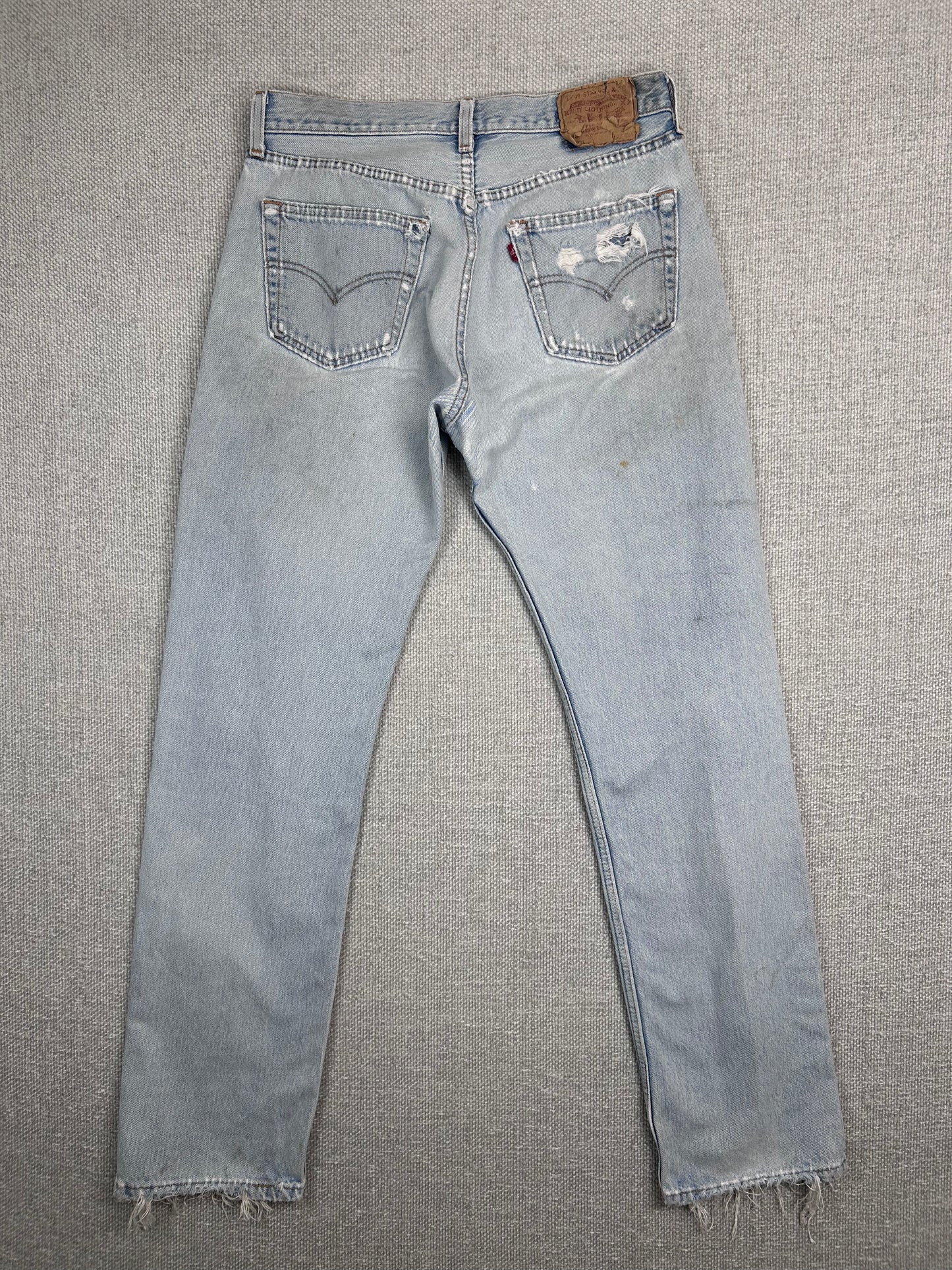 90's Light Wash Levi's 501 32"