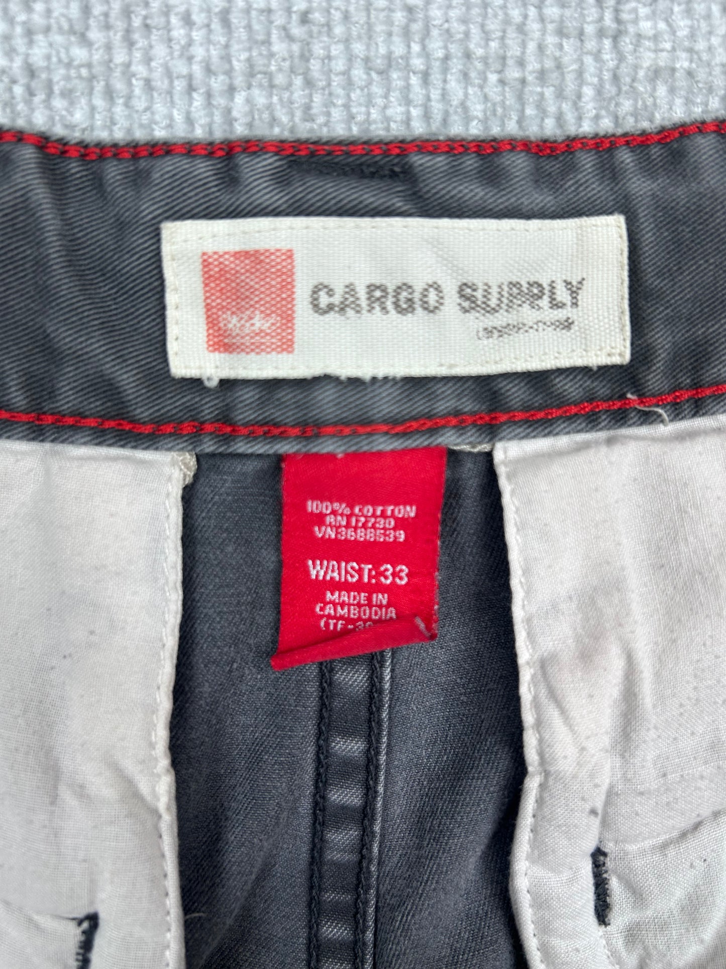 Y2K Baggy Cargo Shorts 31-34"