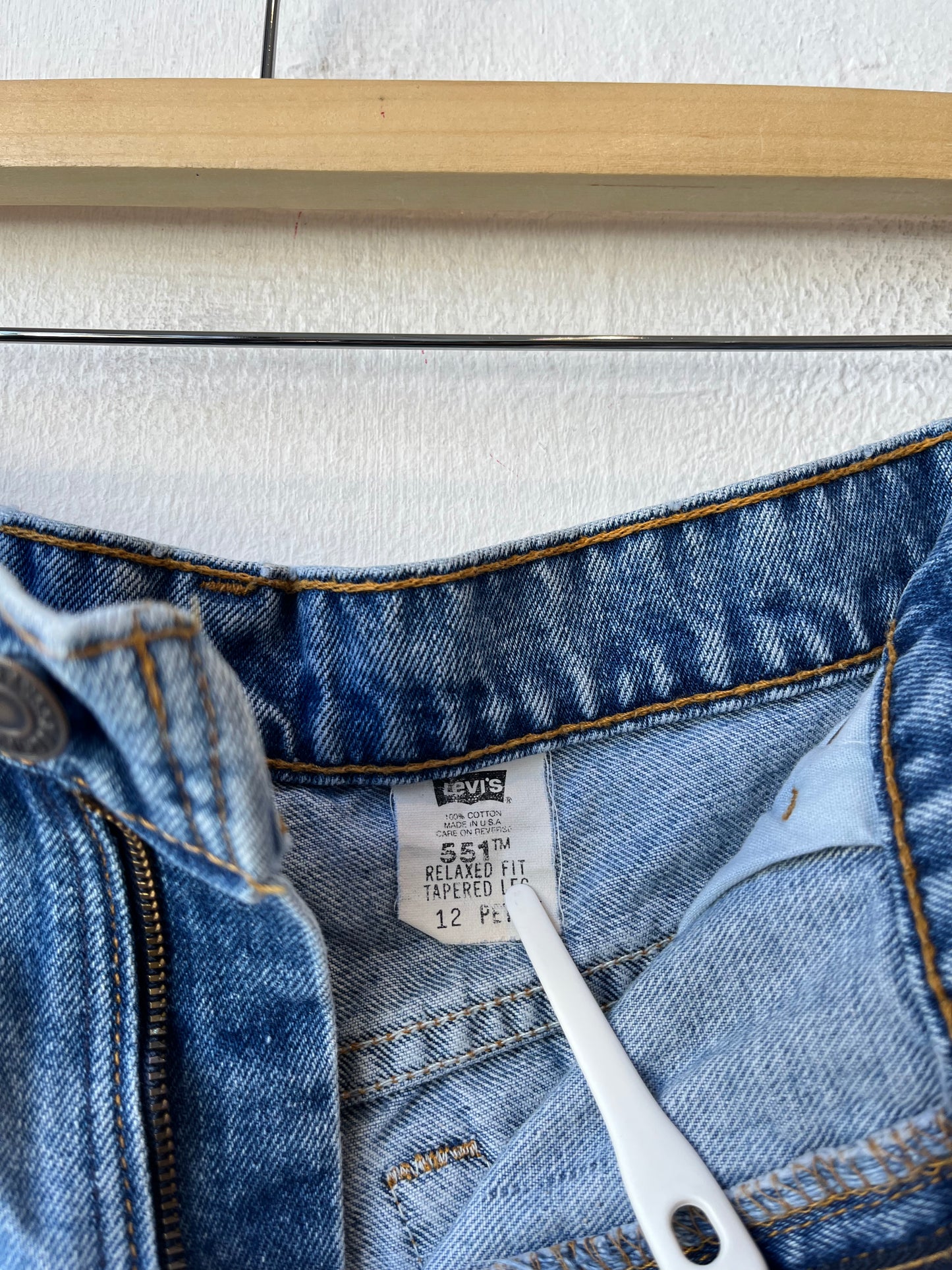 90's Levi's 551 Cutoff Shorts 30"