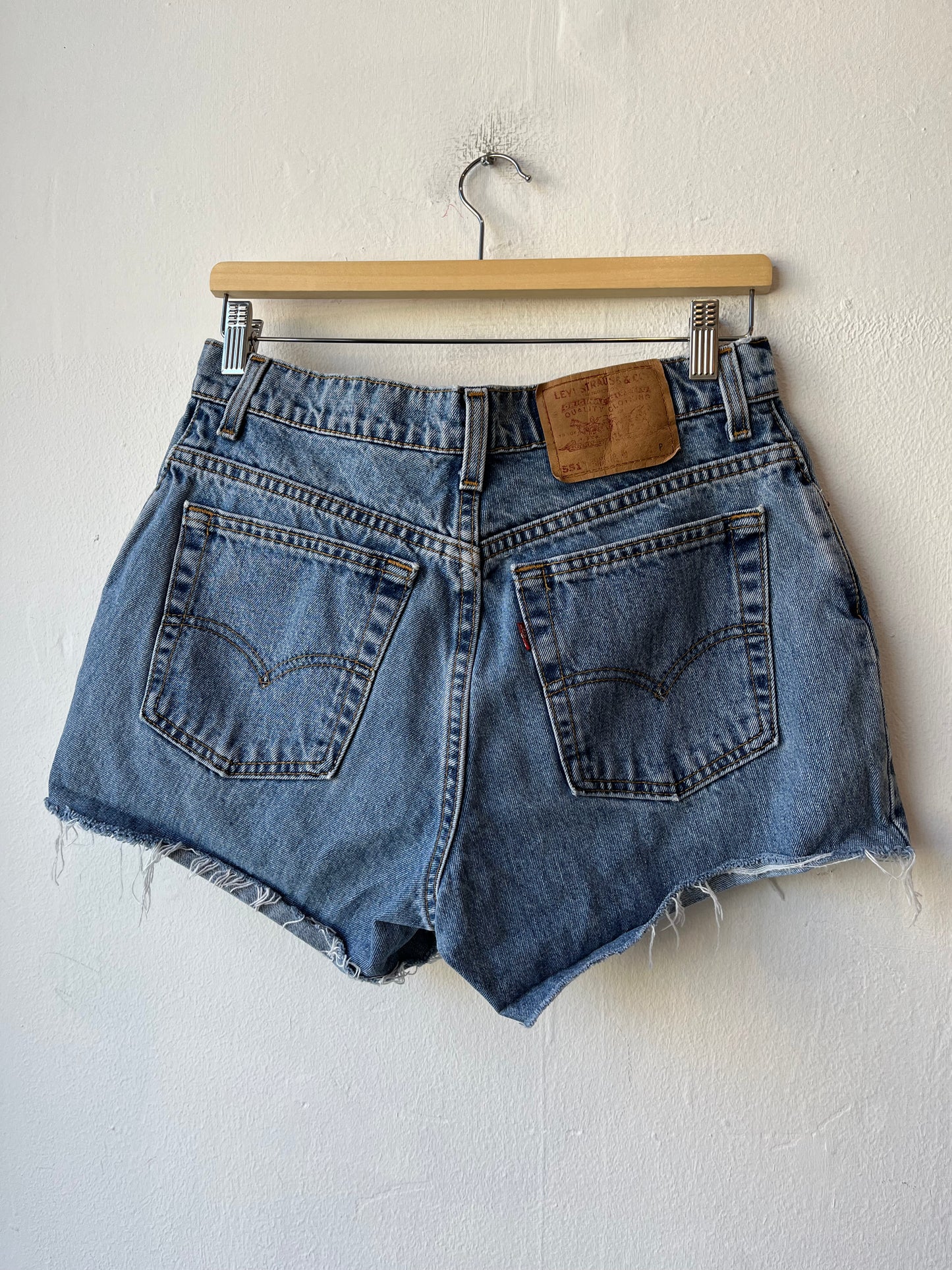 90's Levi's 551 Cutoff Shorts 30"