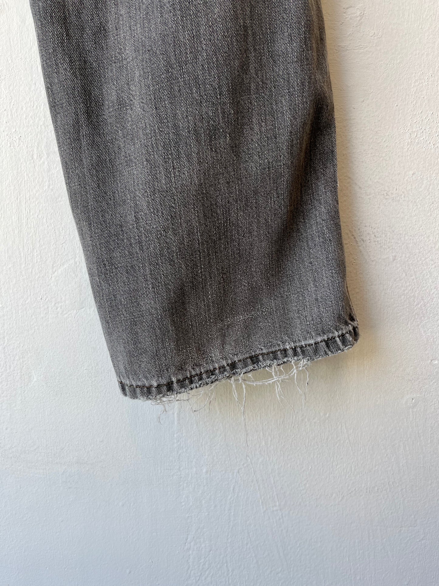 Y2K Gray Levi's Carpenter Jeans 32"