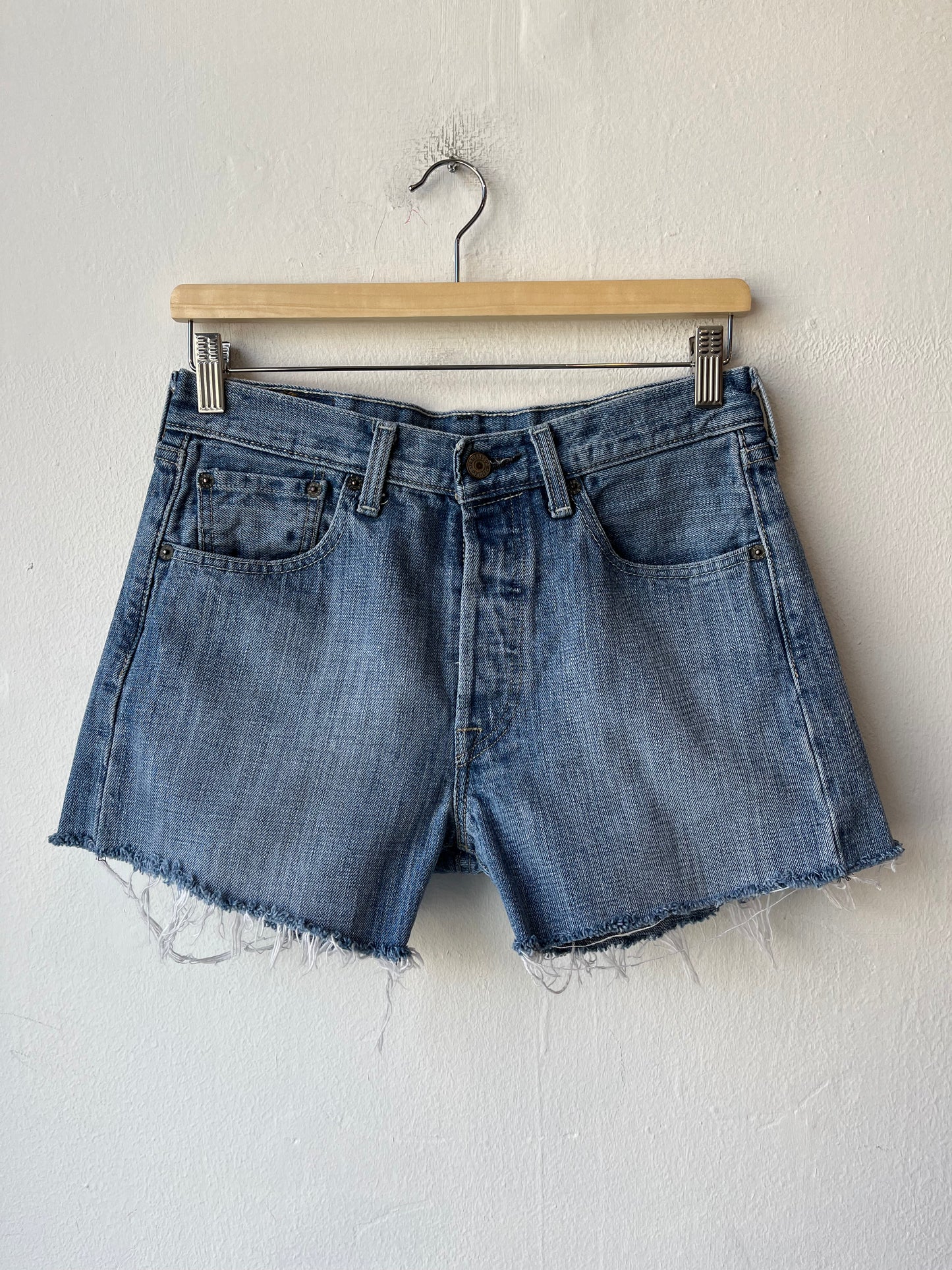 Y2K Levis 501 Cutoff Shorts 28"