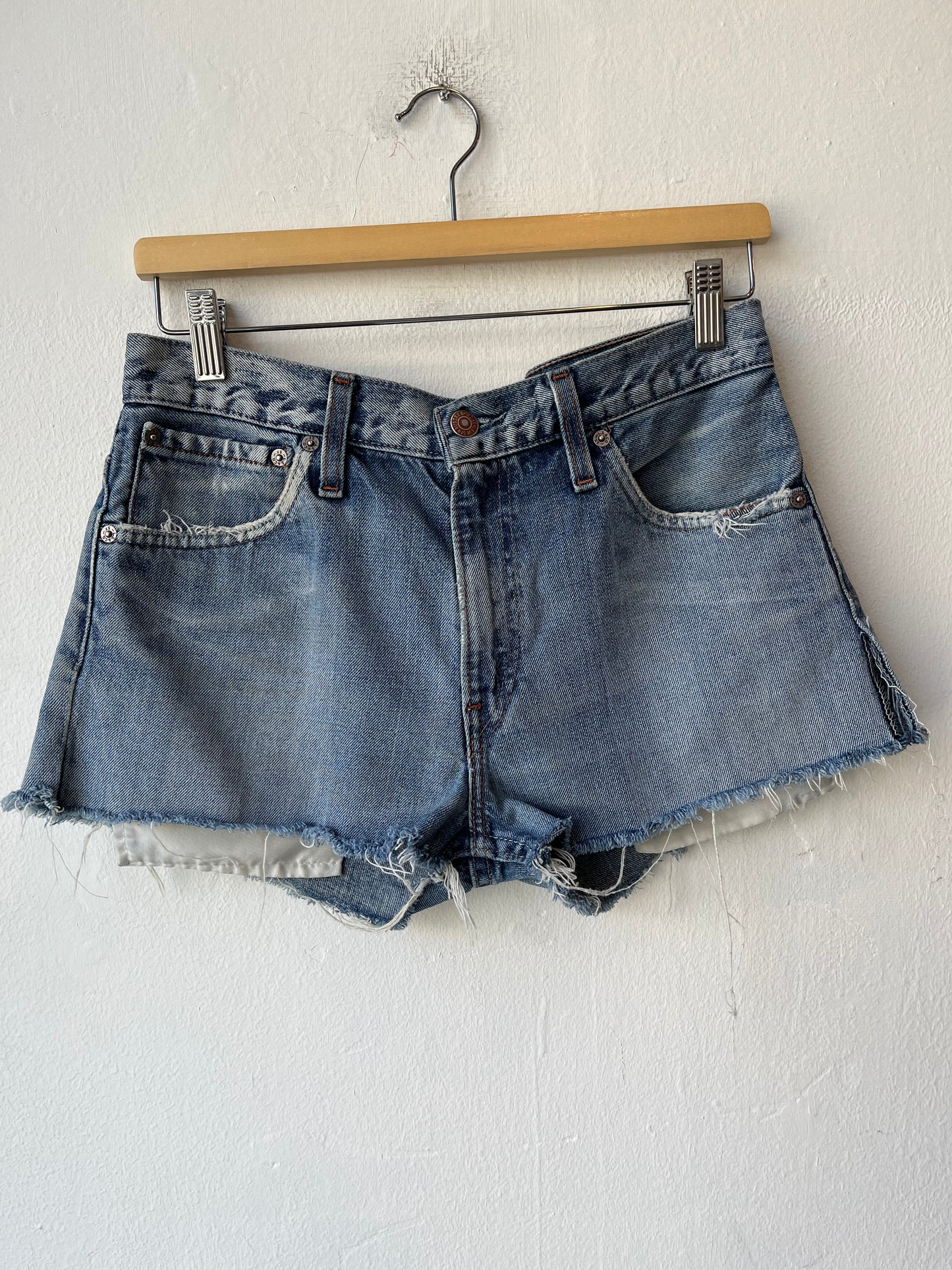 Y2K Levi's Cutoff Shorts 30"