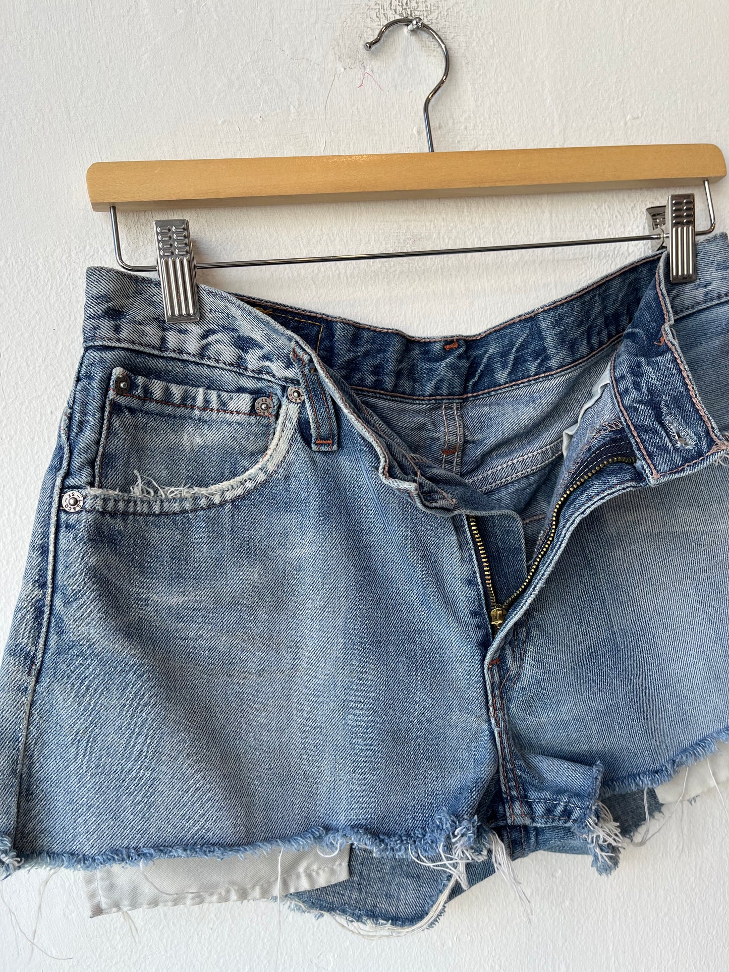 Y2K Levi's Cutoff Shorts 30"