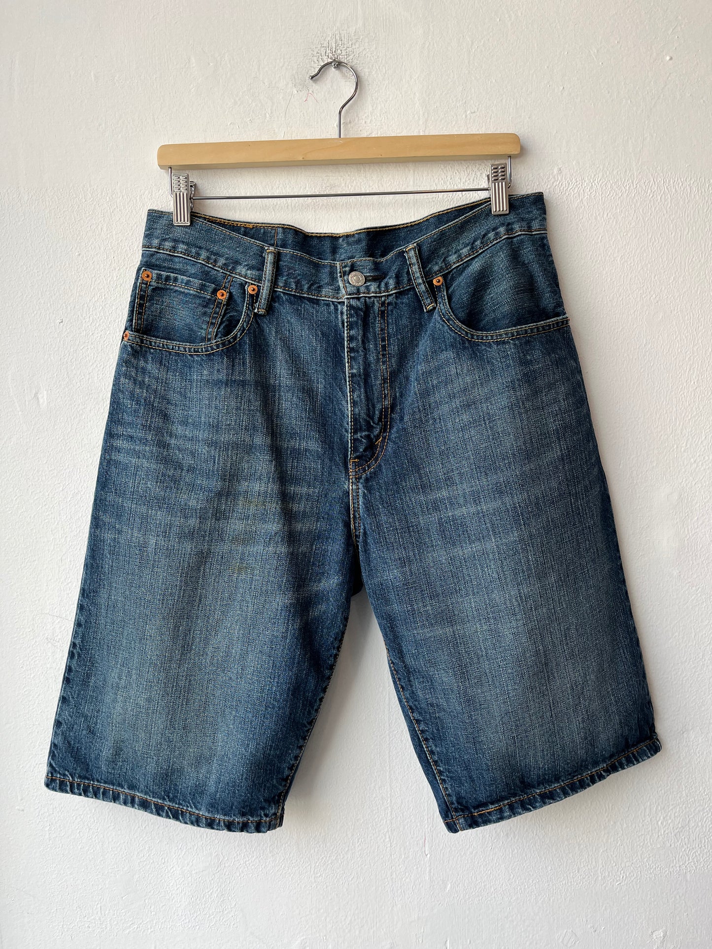 Y2K Levi's 569 Denim Shorts 32"