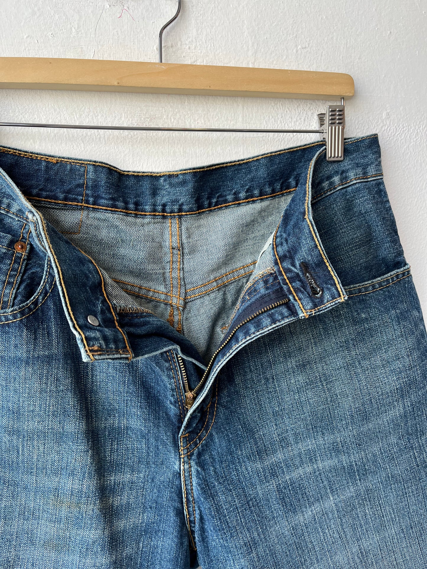 Y2K Levi's 569 Denim Shorts 32"