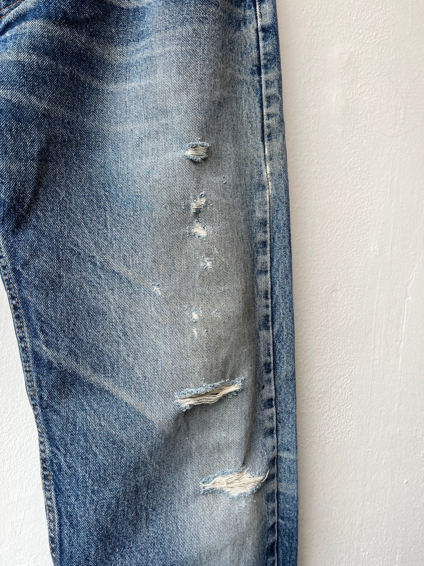 Y2K Levi's 505 Distressed Jeans 35"