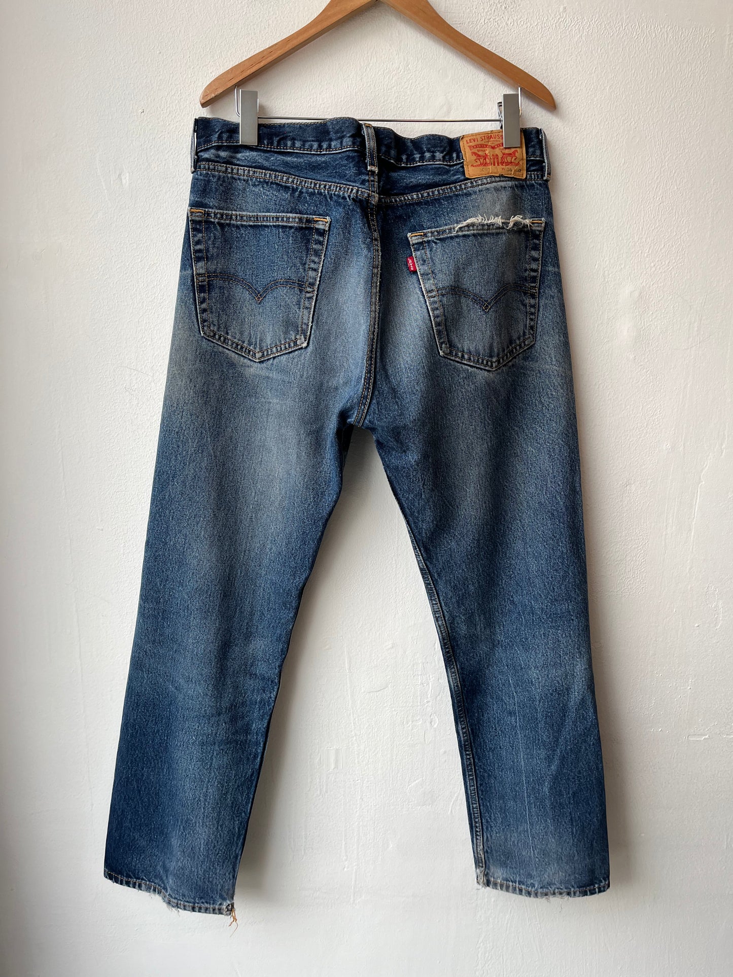 Y2K Levi's 505 Distressed Jeans 35"