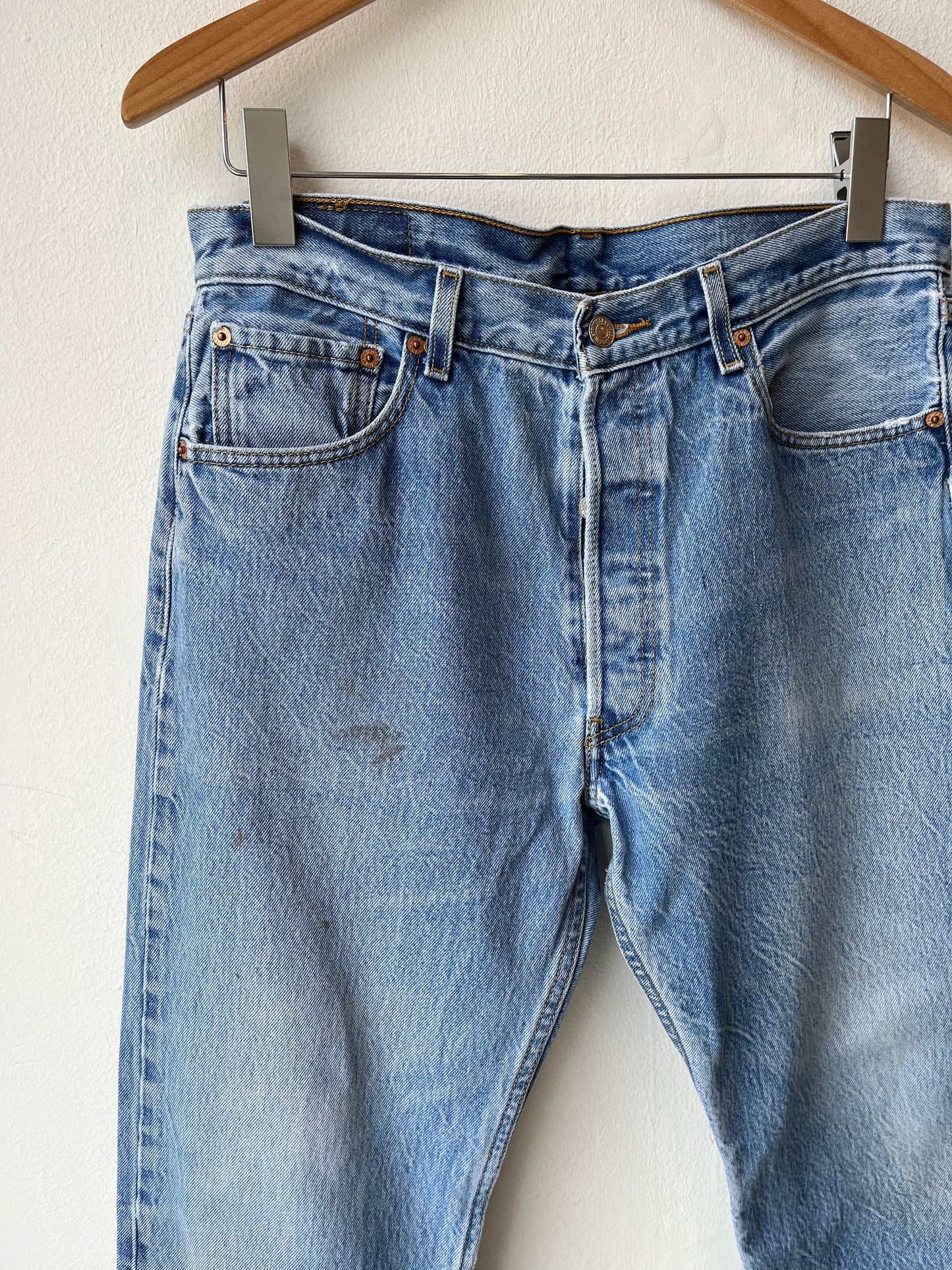 Y2K Levi's 501XX 32"