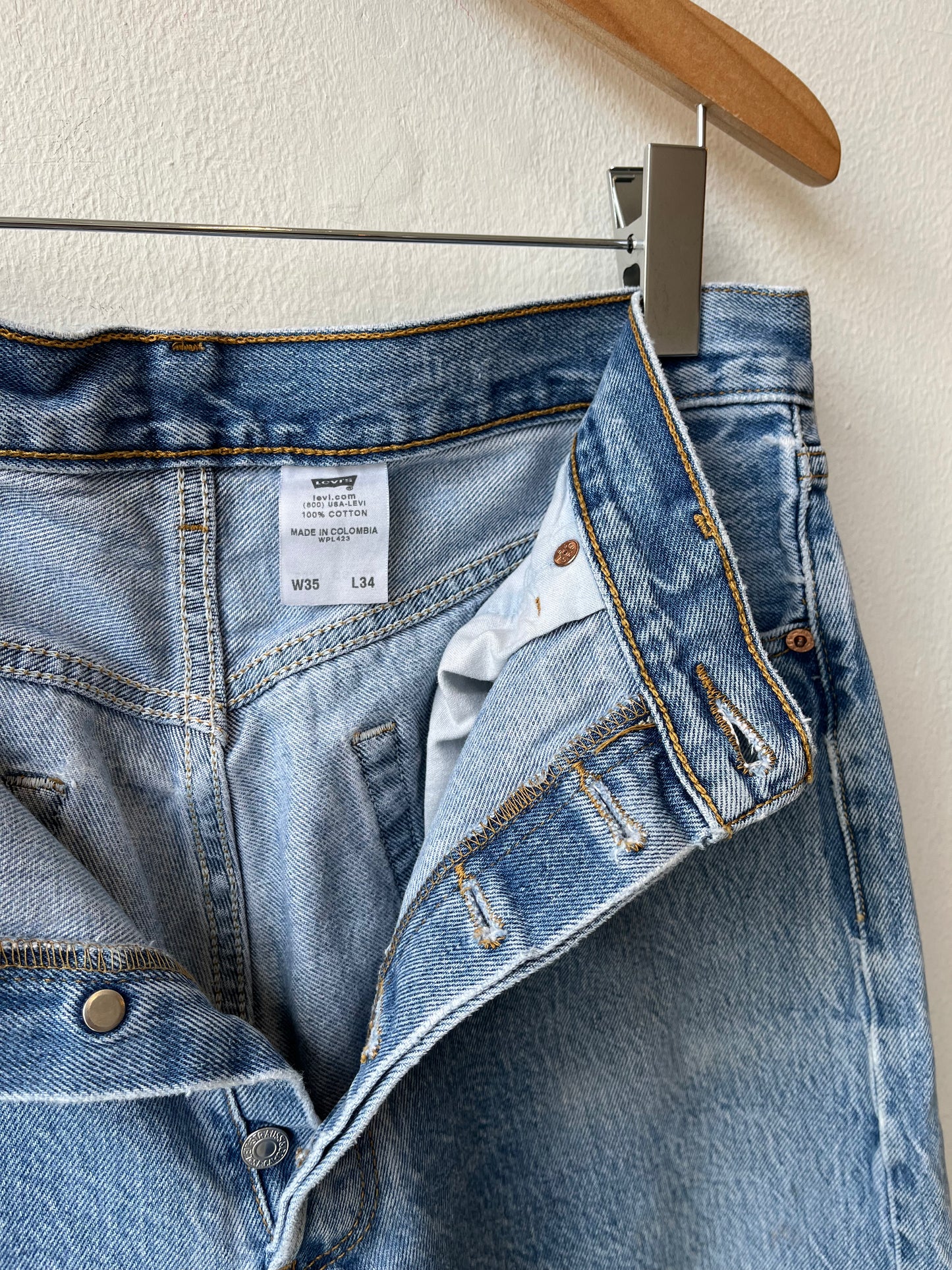 Y2K Levi's 501XX 32"