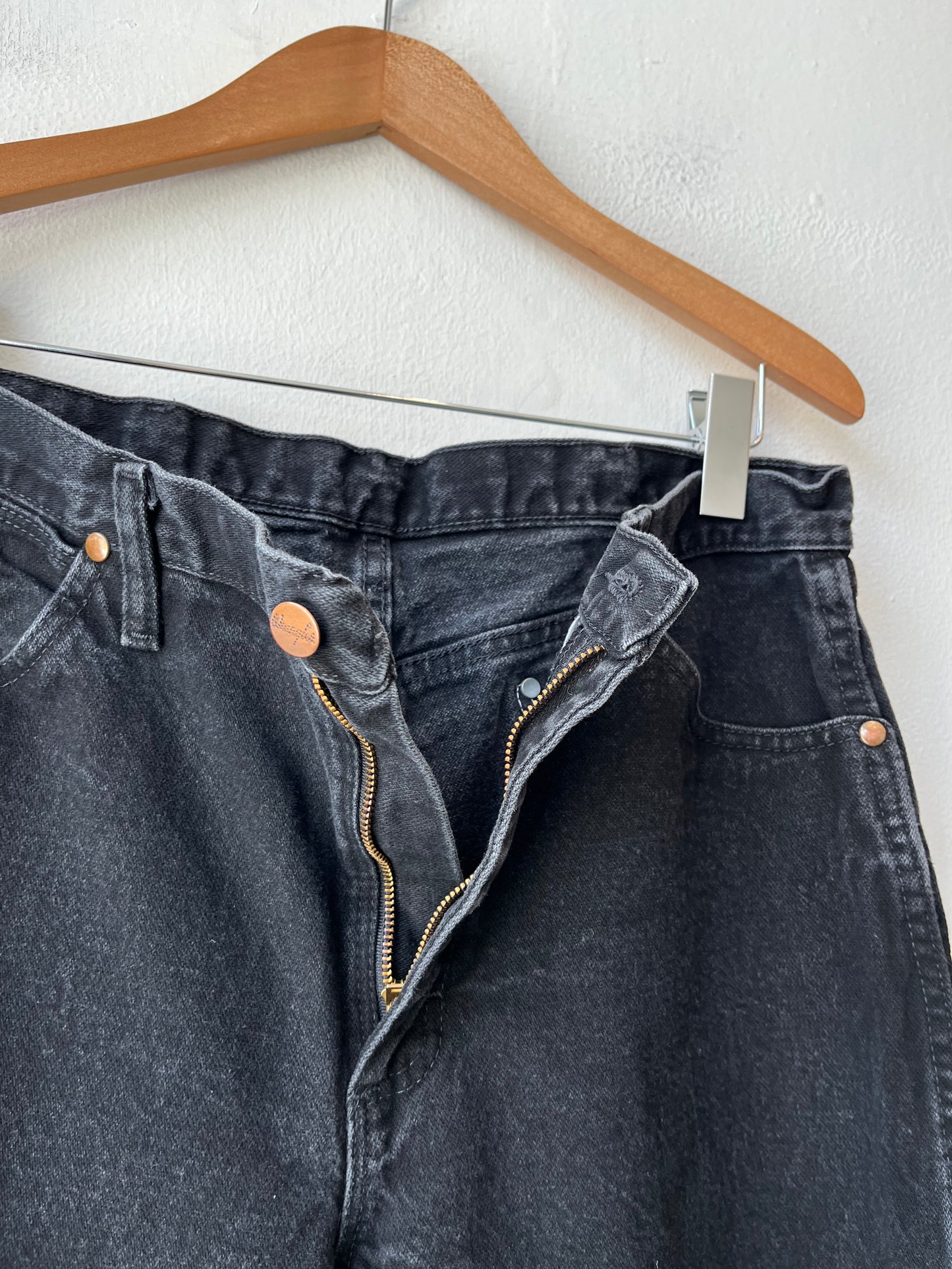 Y2K Black Wrangler Jeans 32"