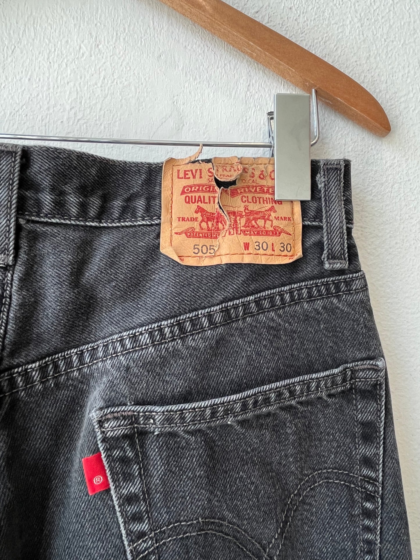 Y2K Levi's Black 505 jeans 30"