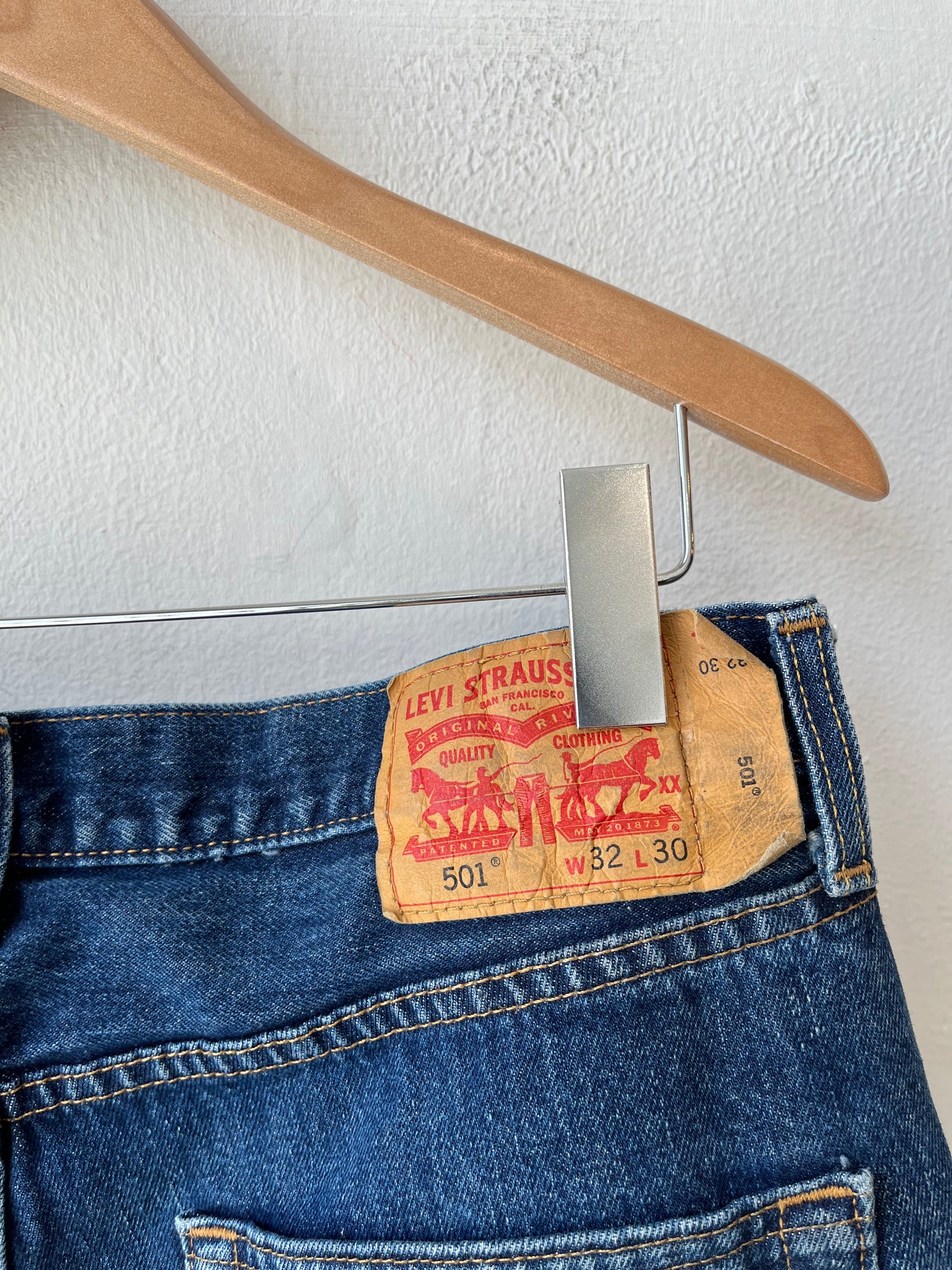 Y2K Levi's 501 32"